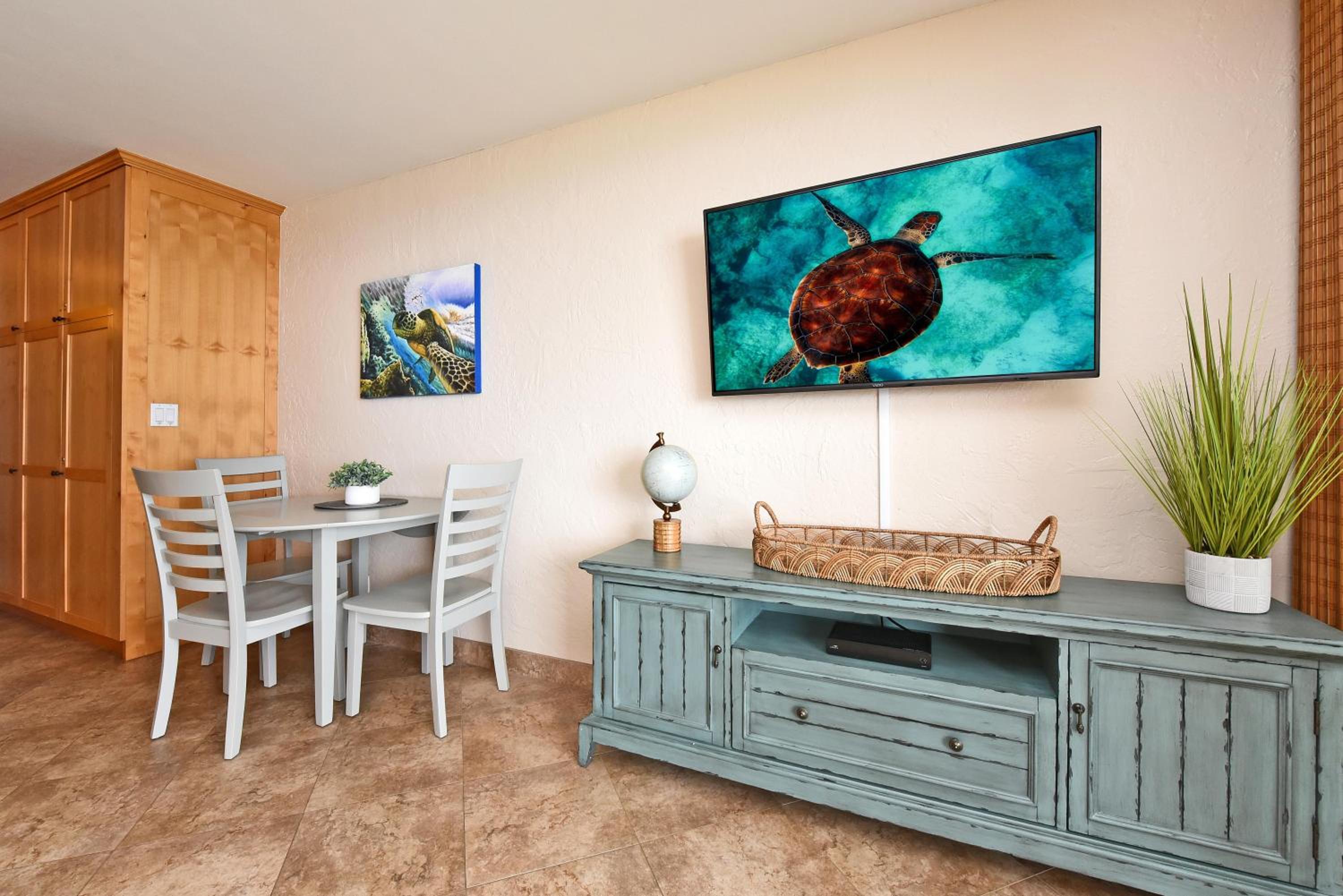 Papakea F208 · PK F208 Kaanapali BeachFront Condo w Ocean Views