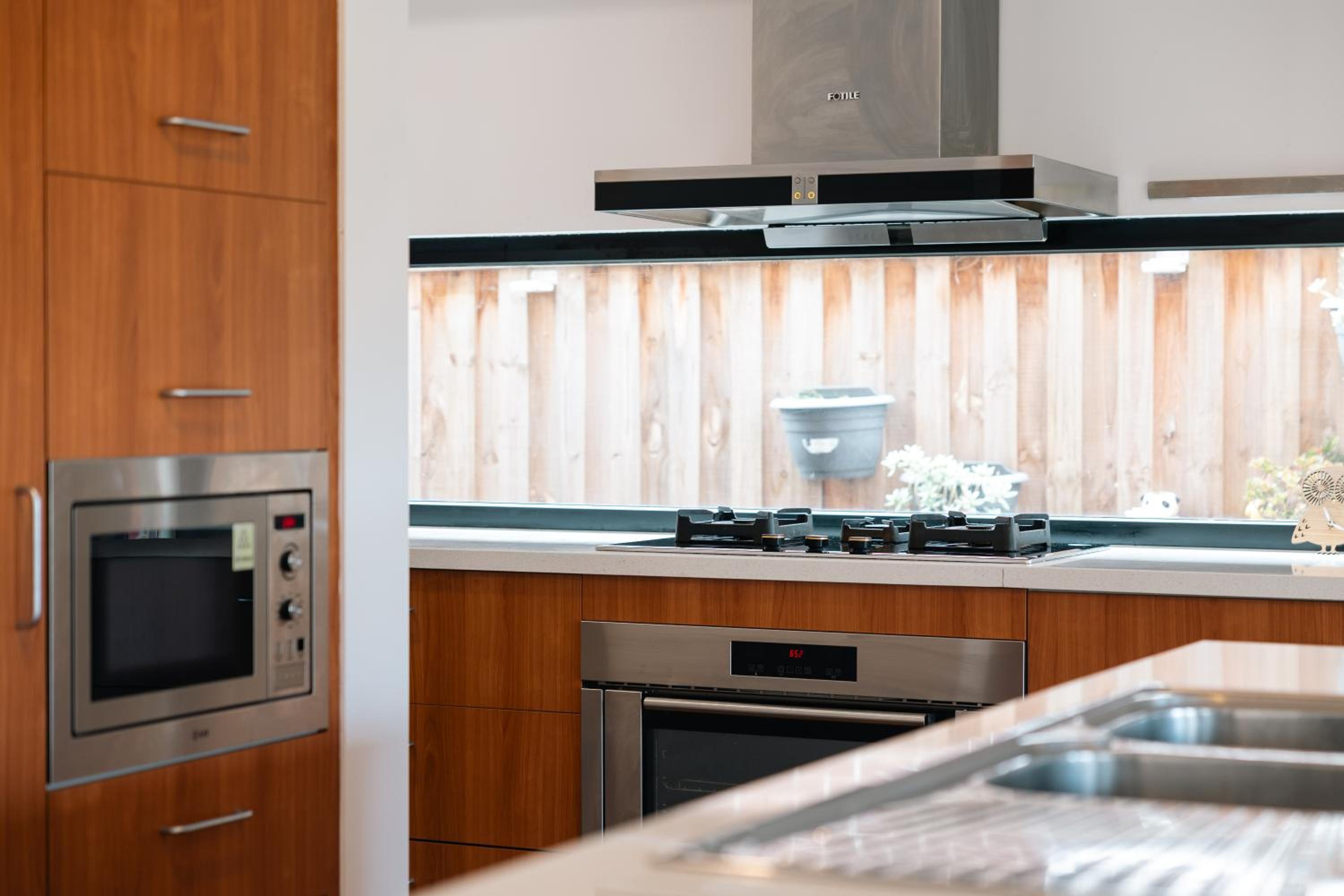 StayAU 5BR Contemporary Getaway Point Cook