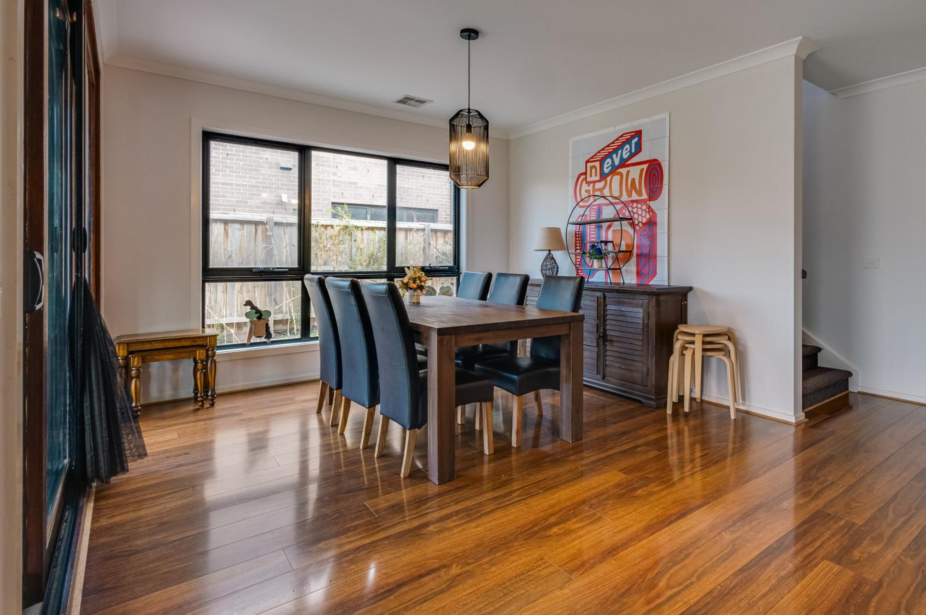StayAU 5BR Contemporary Getaway Point Cook