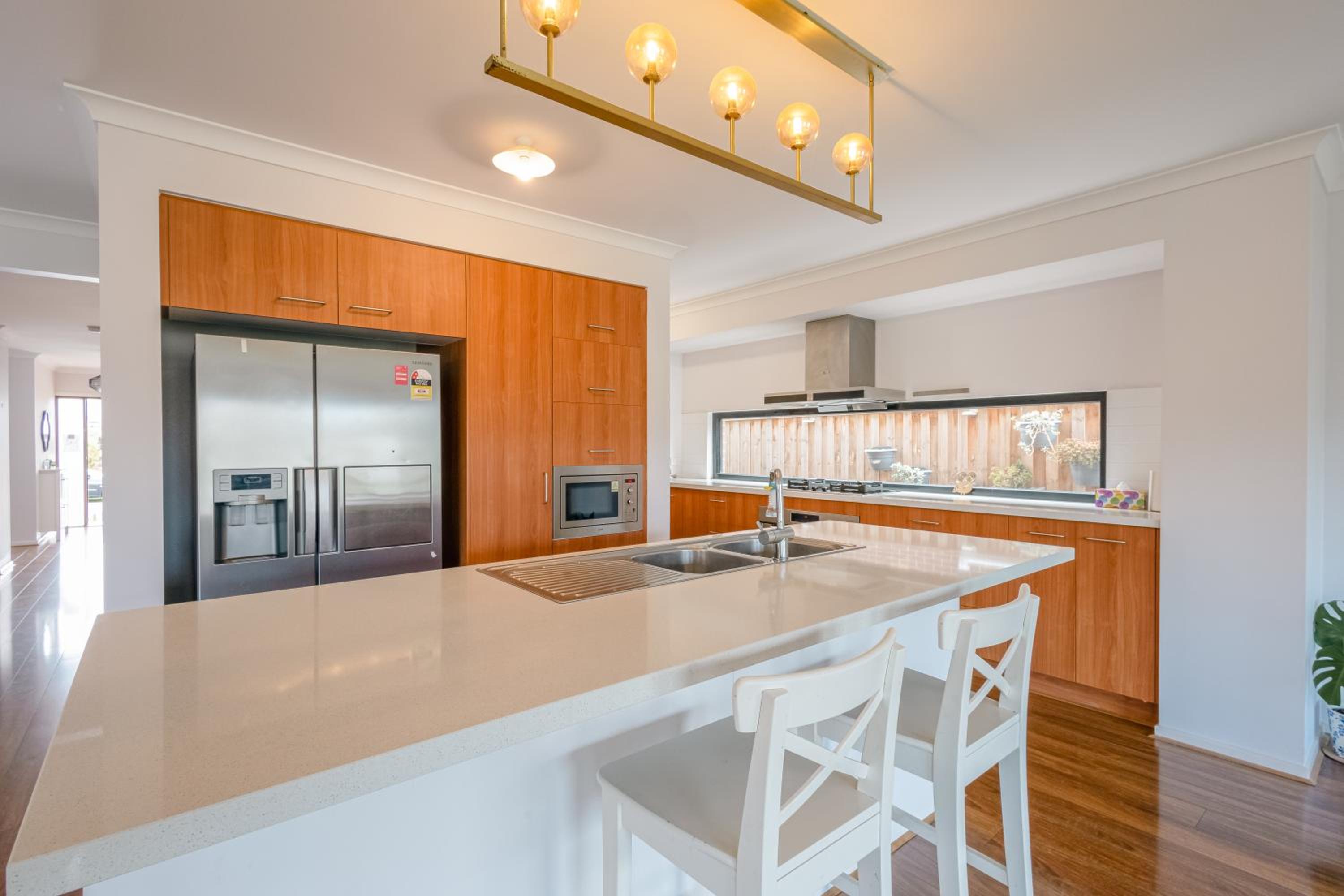 StayAU 5BR Contemporary Getaway Point Cook