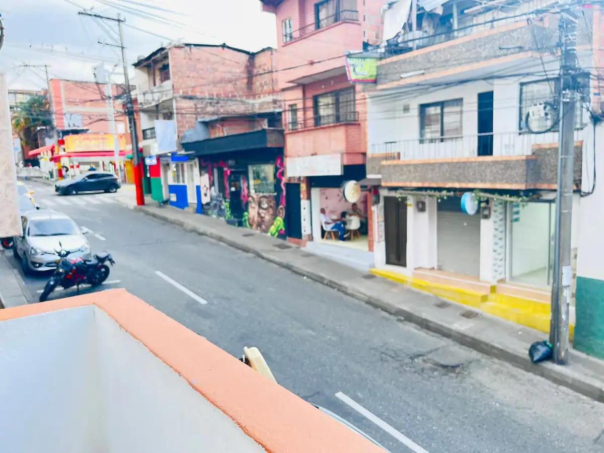 Espacio Rosado en el Corazón de Envigado