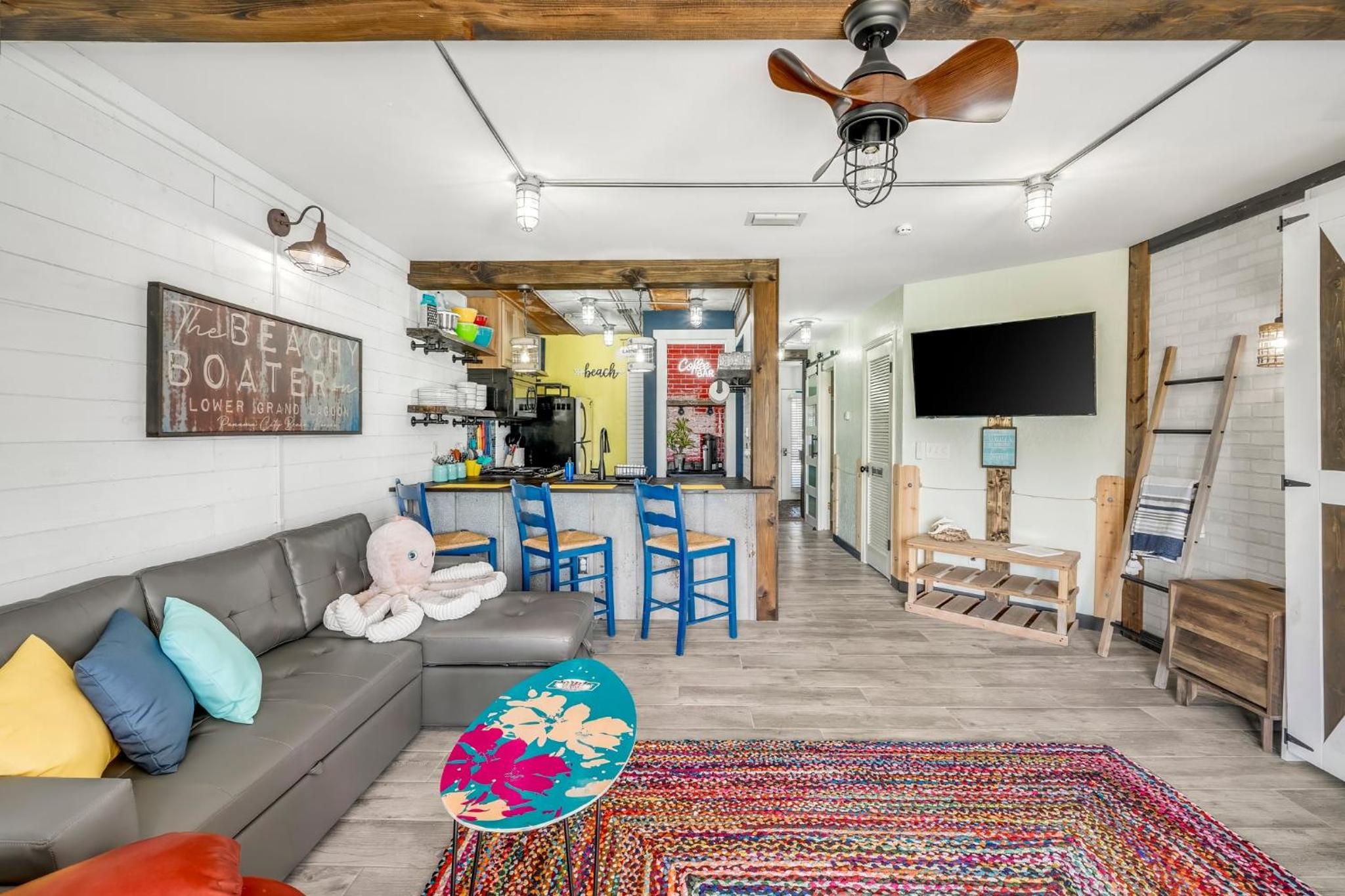 The Beachy Boater at St Thomas Square #305 by Nautical Properties view 3