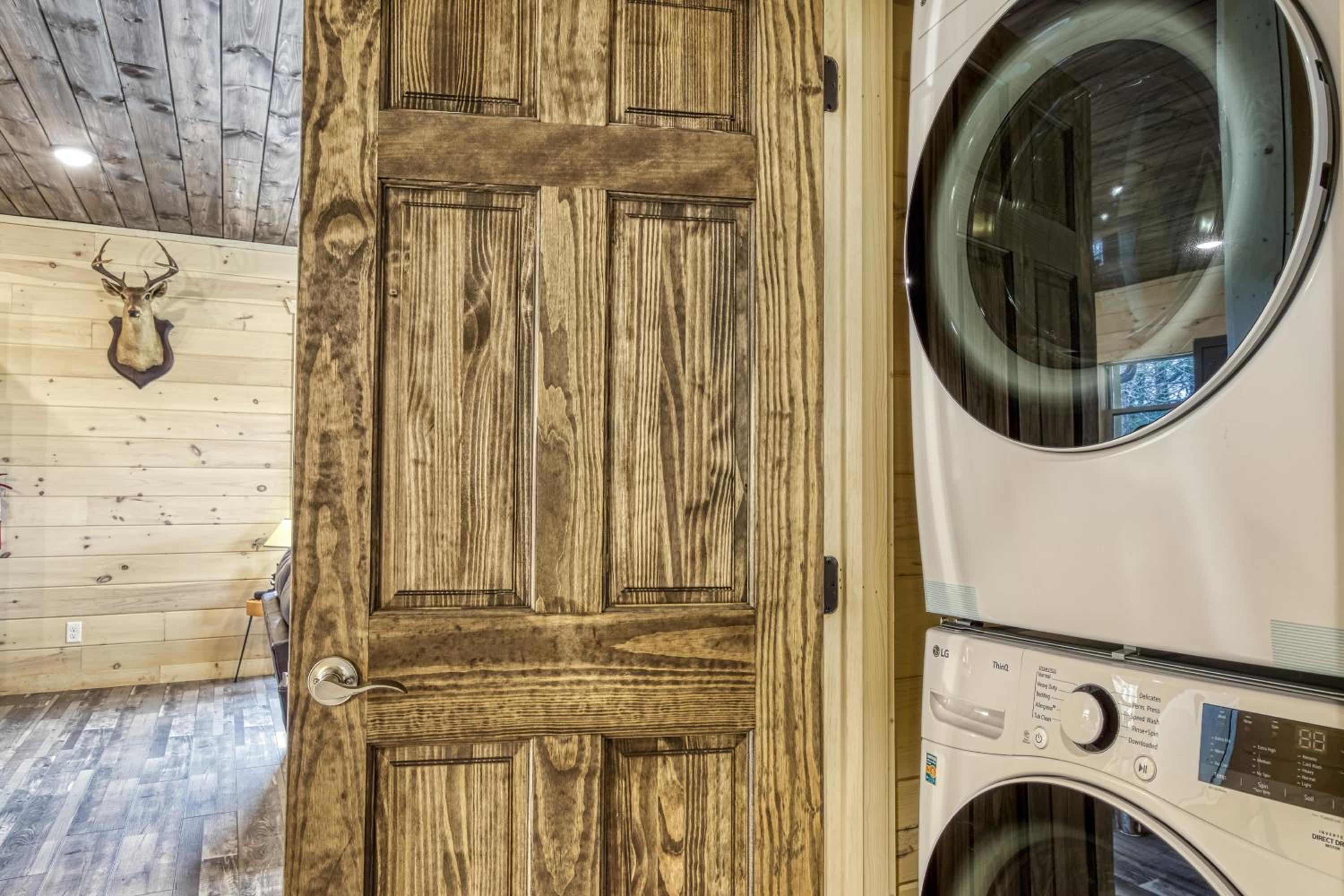 Adventure Splash - Smoky Mountain Retreats Cabins with Private Indoor Pool, Hot Tubs & Fun!