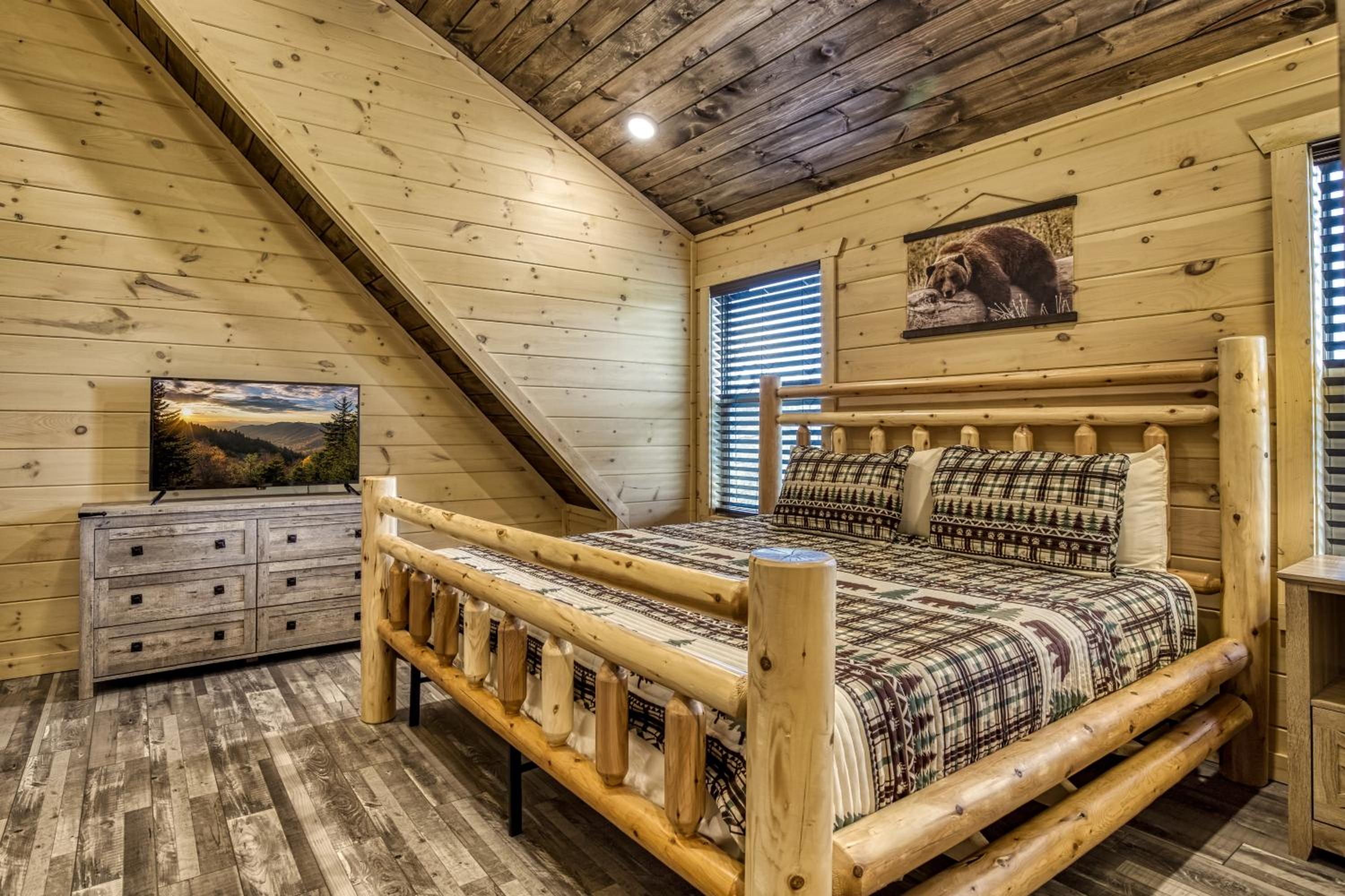 Adventure Splash - Smoky Mountain Retreats Cabins with Private Indoor Pool, Hot Tubs & Fun!