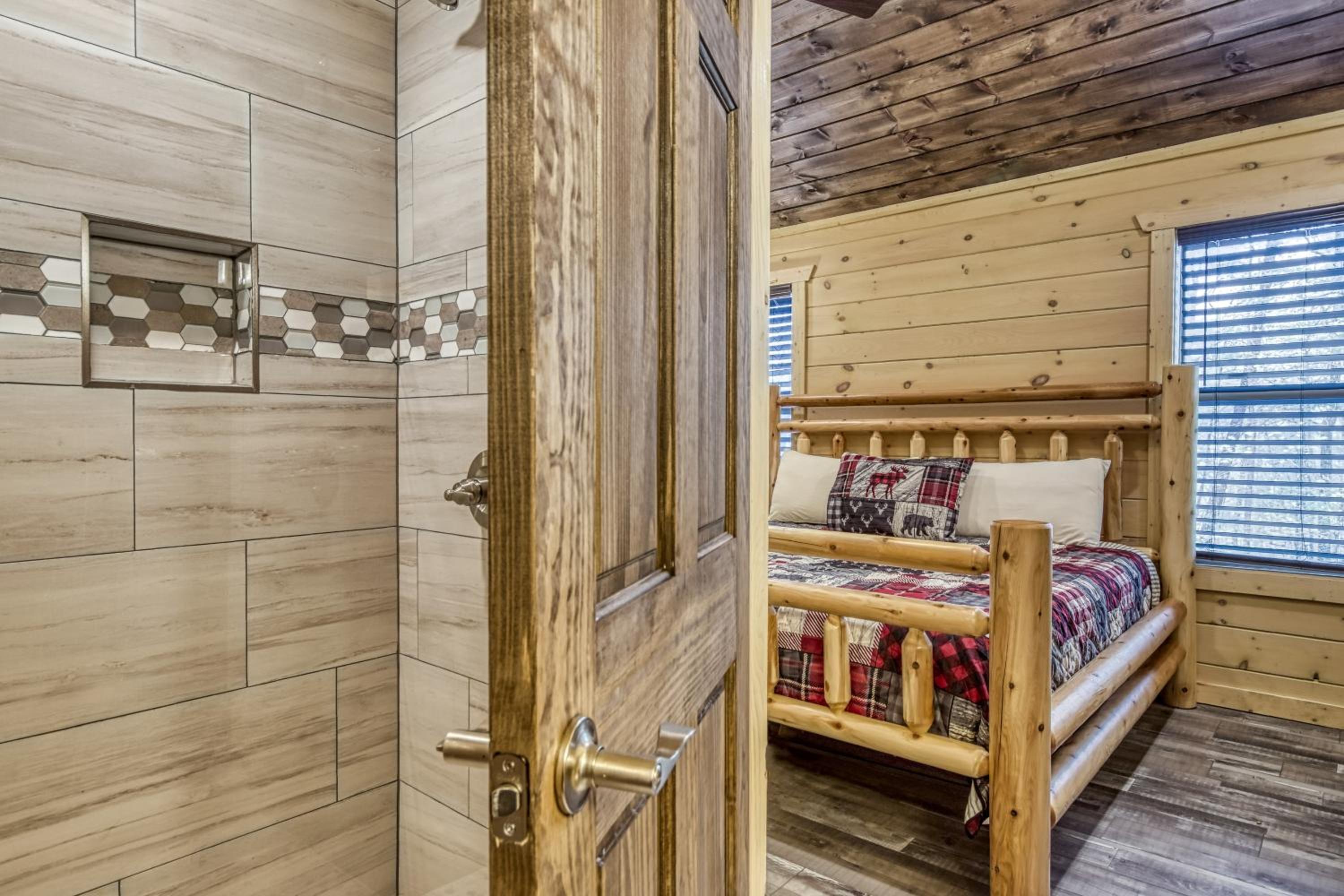 Adventure Splash - Smoky Mountain Retreats Cabins with Private Indoor Pool, Hot Tubs & Fun!