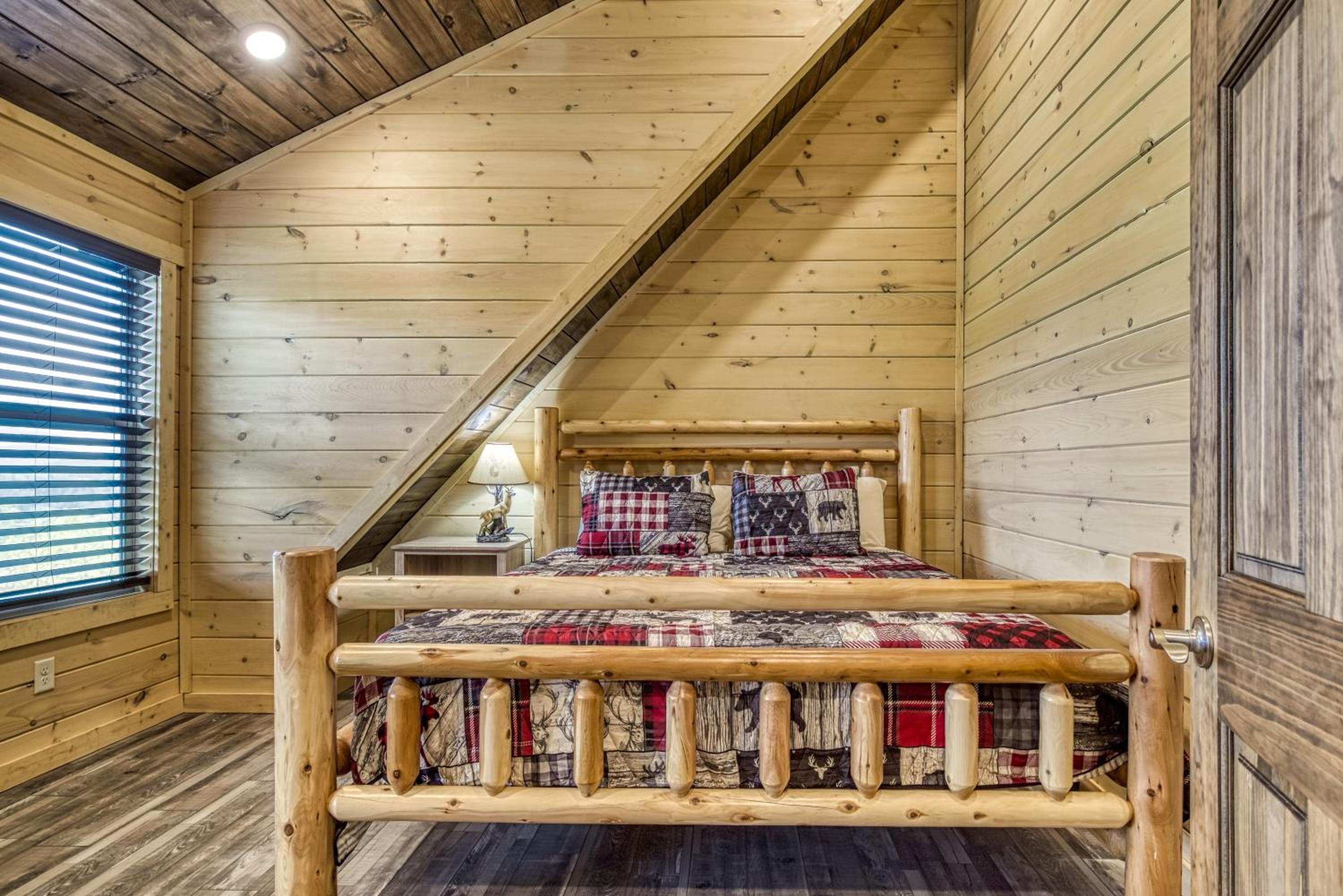 Adventure Splash - Smoky Mountain Retreats Cabins with Private Indoor Pool, Hot Tubs & Fun!