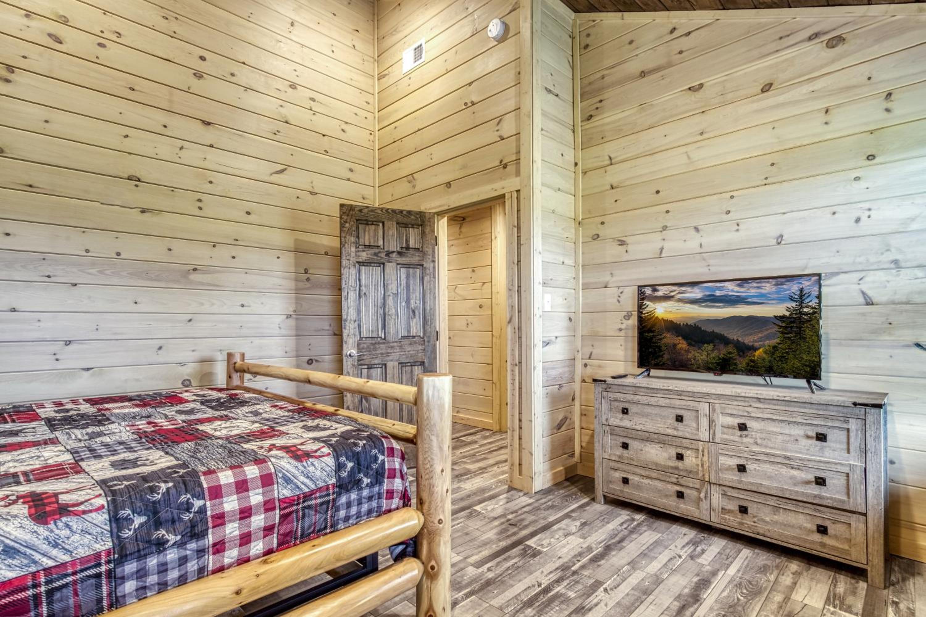 Adventure Splash - Smoky Mountain Retreats Cabins with Private Indoor Pool, Hot Tubs & Fun!