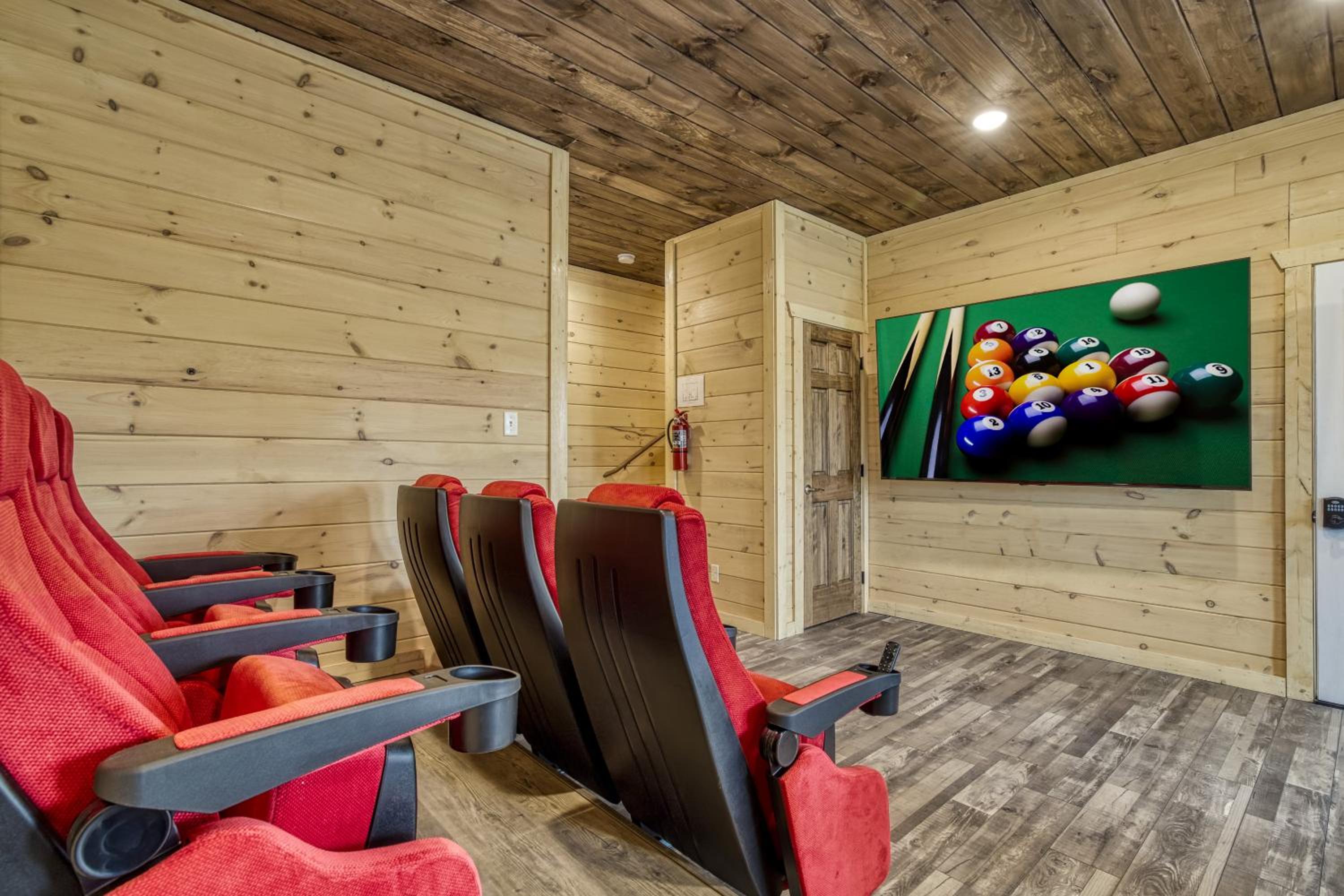 Adventure Splash - Smoky Mountain Retreats Cabins with Private Indoor Pool, Hot Tubs & Fun!