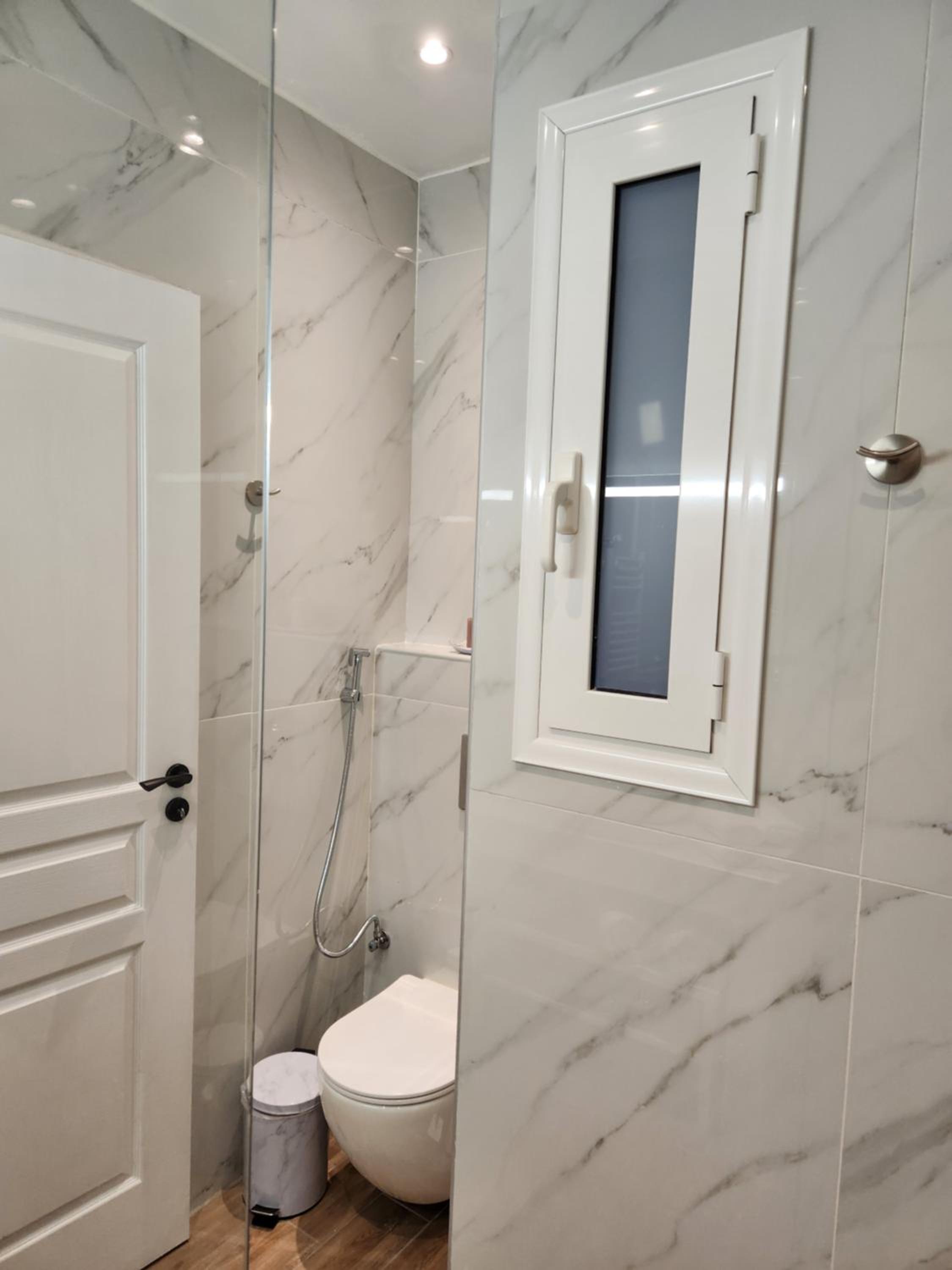 Bachelor Penthouse with Roof Garden access, 15 m walk to Acropolis