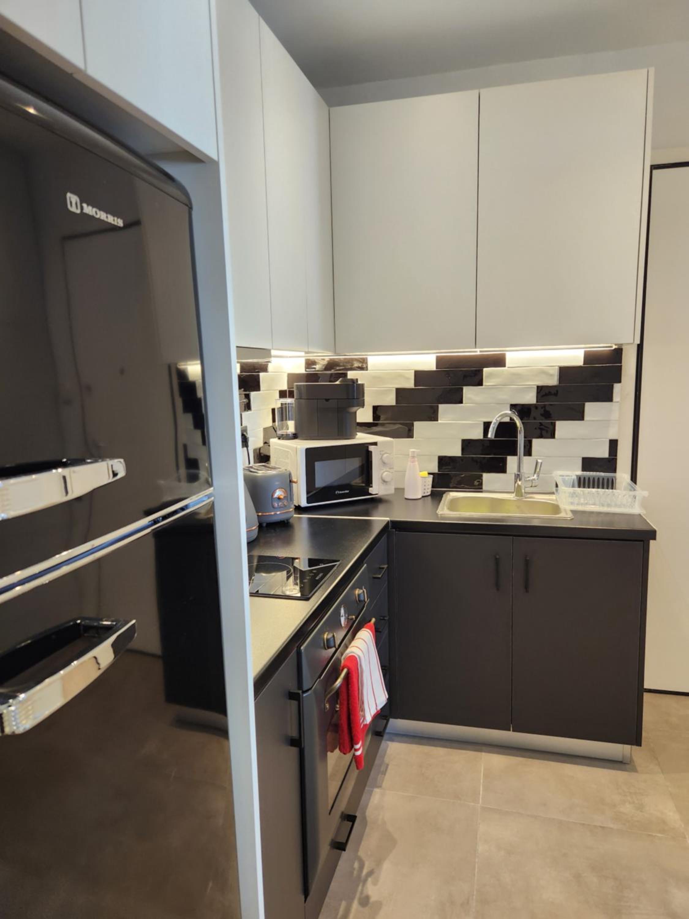 Bachelor Penthouse with Roof Garden access, 15 m walk to Acropolis