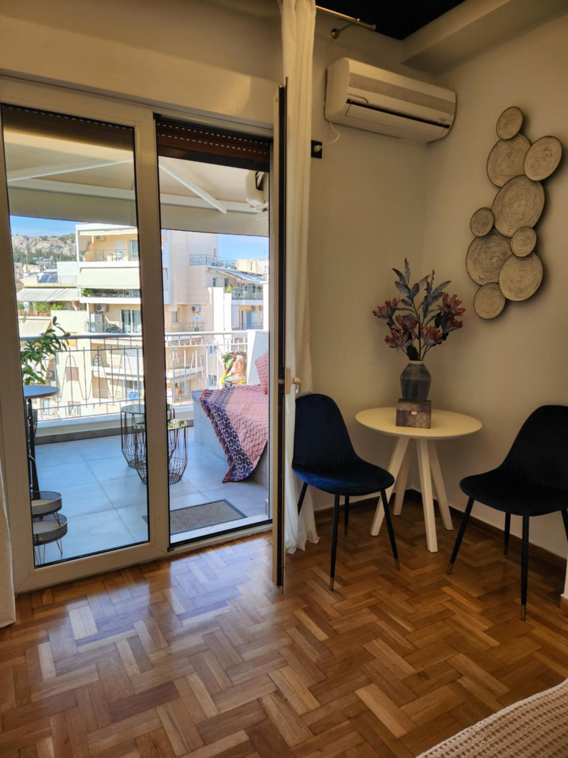 Bachelor Penthouse with Roof Garden access, 15 m walk to Acropolis