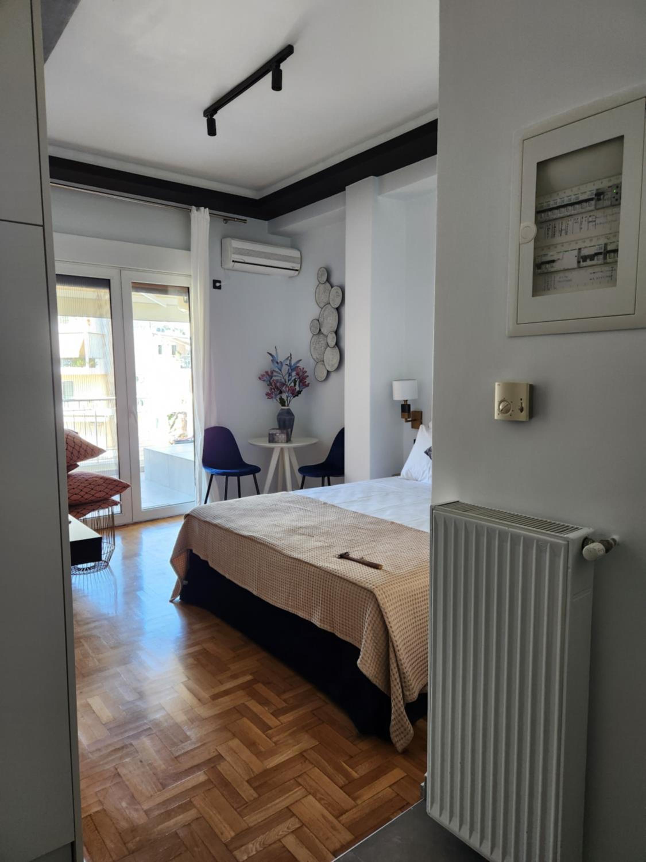 Bachelor Penthouse with Roof Garden access, 15 m walk to Acropolis