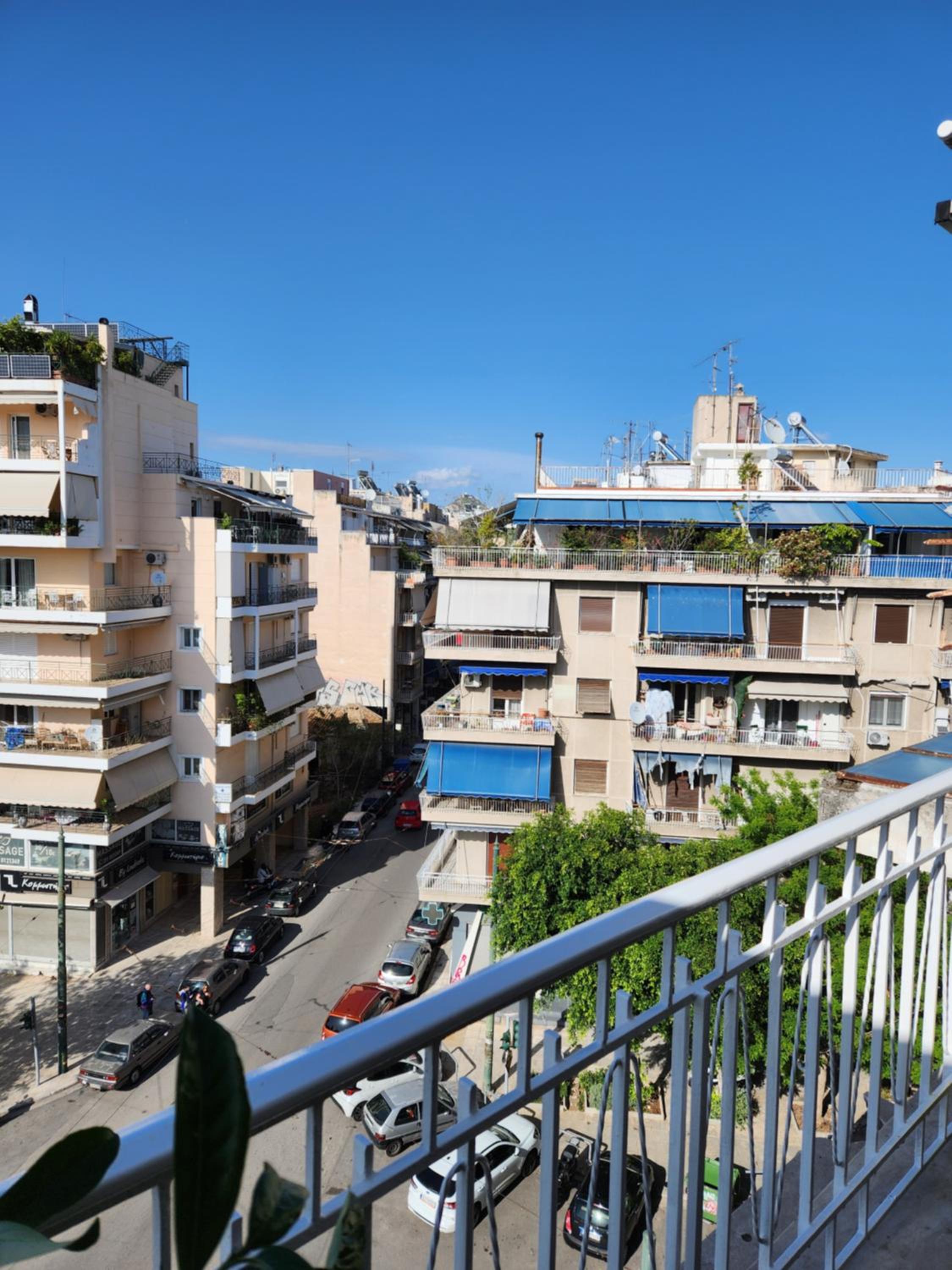 Bachelor Penthouse with Roof Garden access, 15 m walk to Acropolis