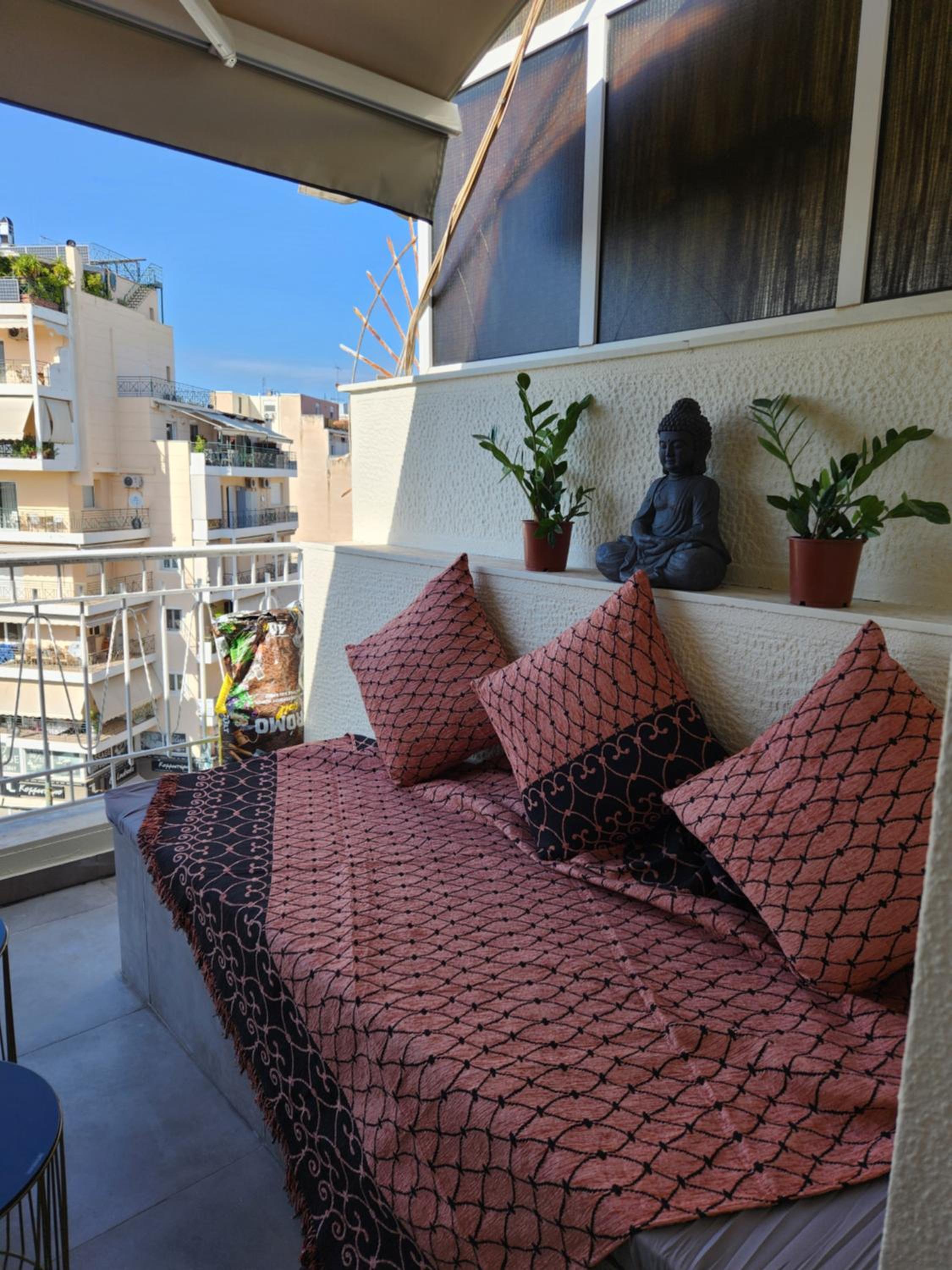 Bachelor Penthouse with Roof Garden access, 15 m walk to Acropolis