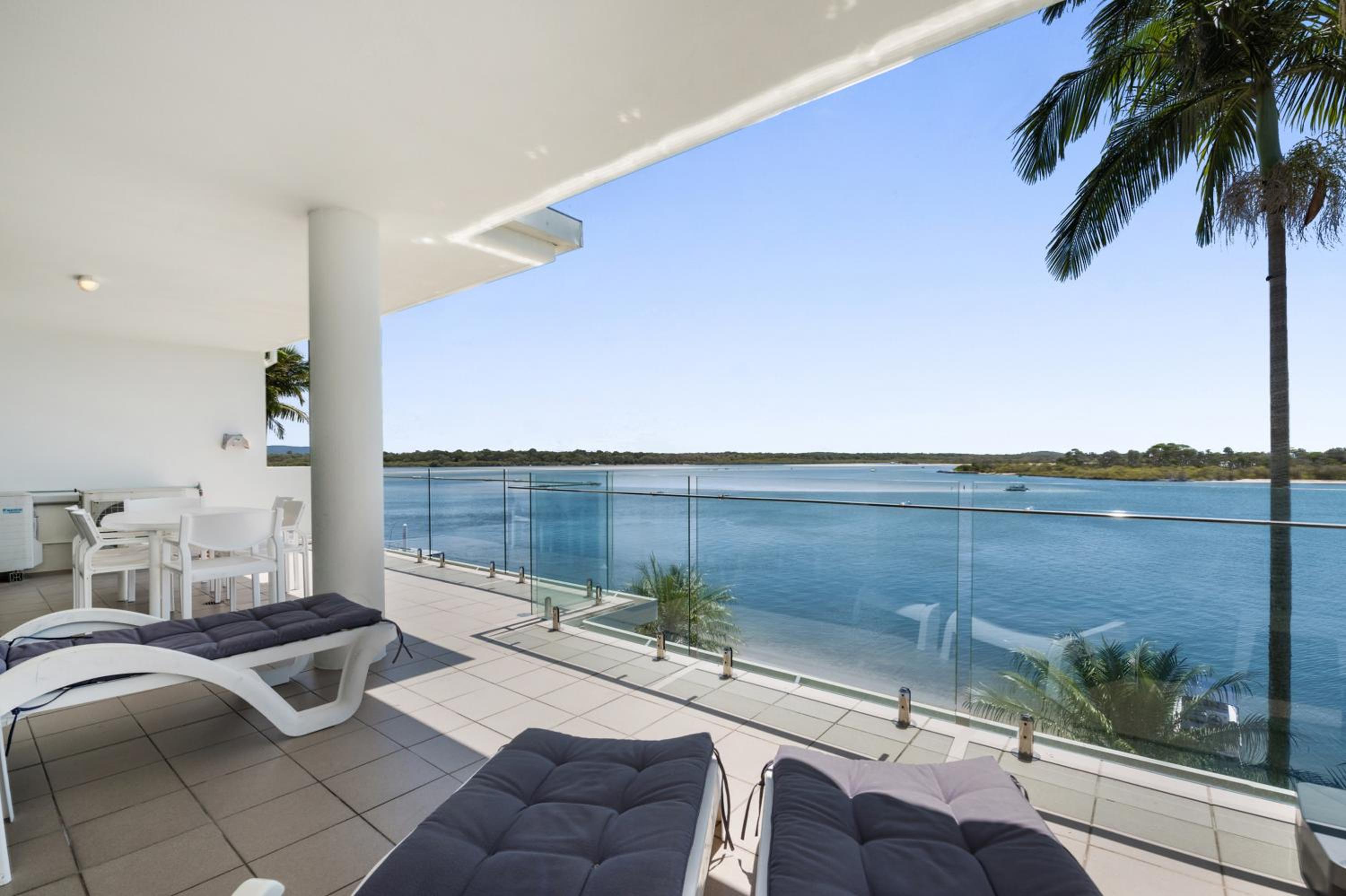 Noosa Quays Waterfront Accomodation