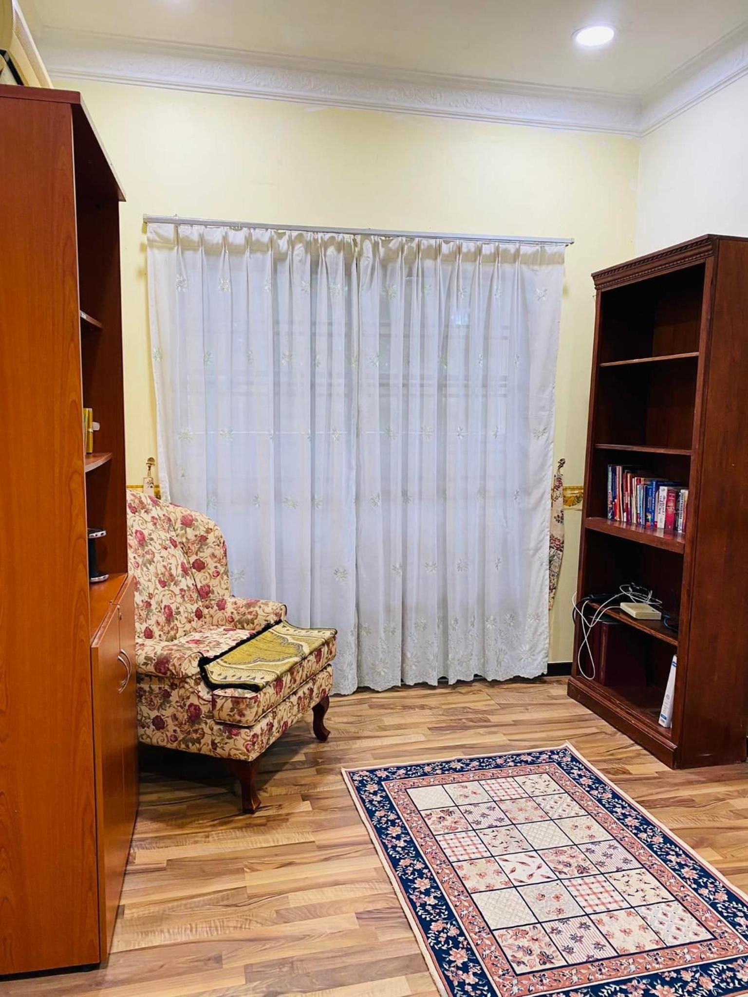 MENAREK GARDEN HOUSE