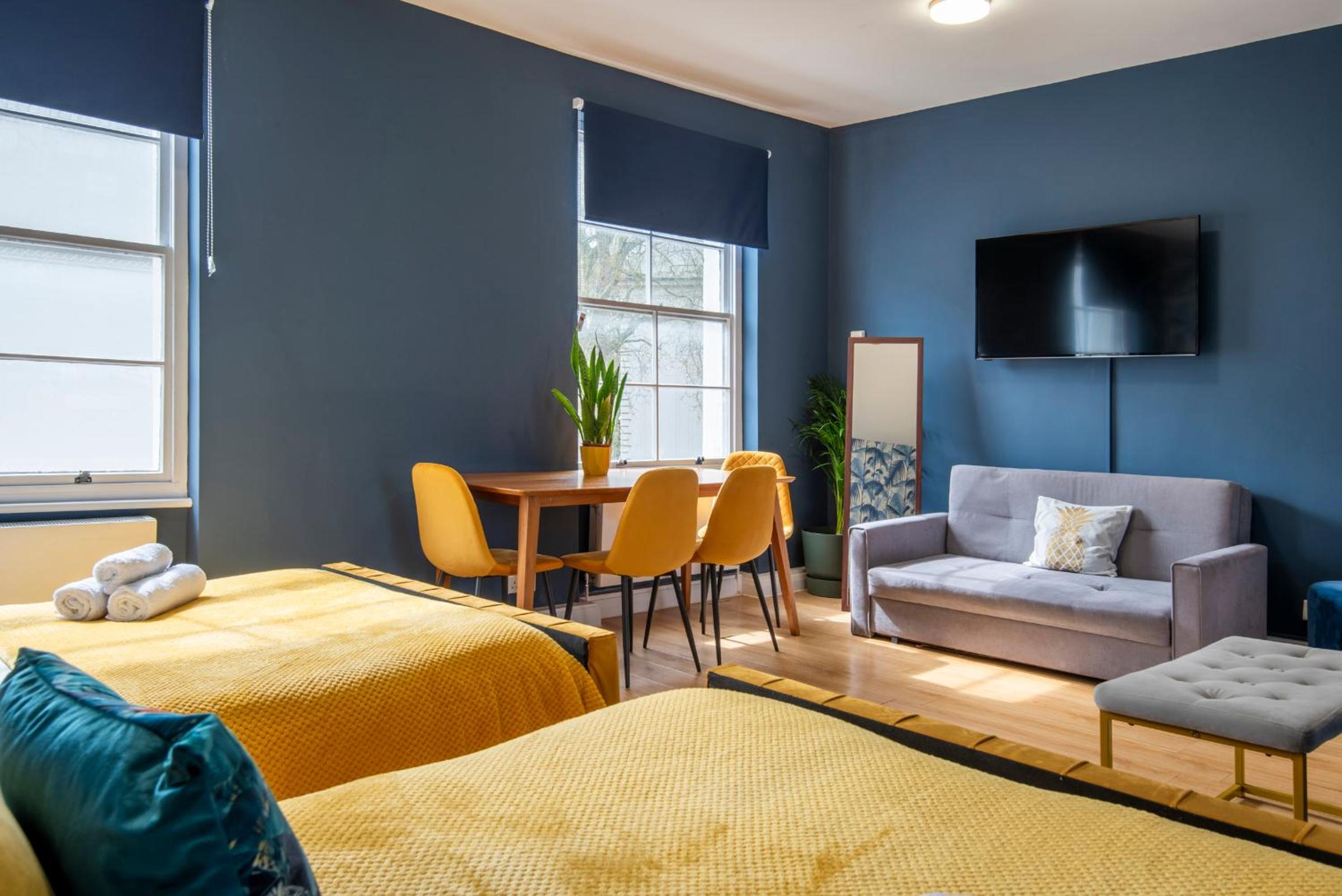 Adorable, Comfy Flat Walk Paddington/Elizabeth Stn