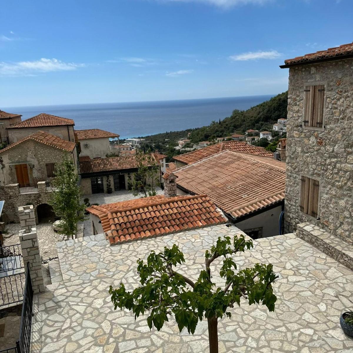 LION'S VILLA