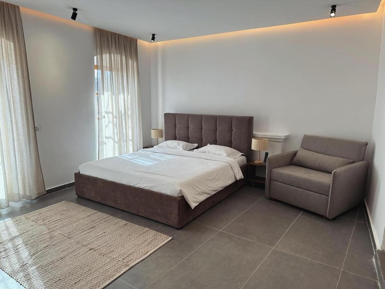 LION'S VILLA