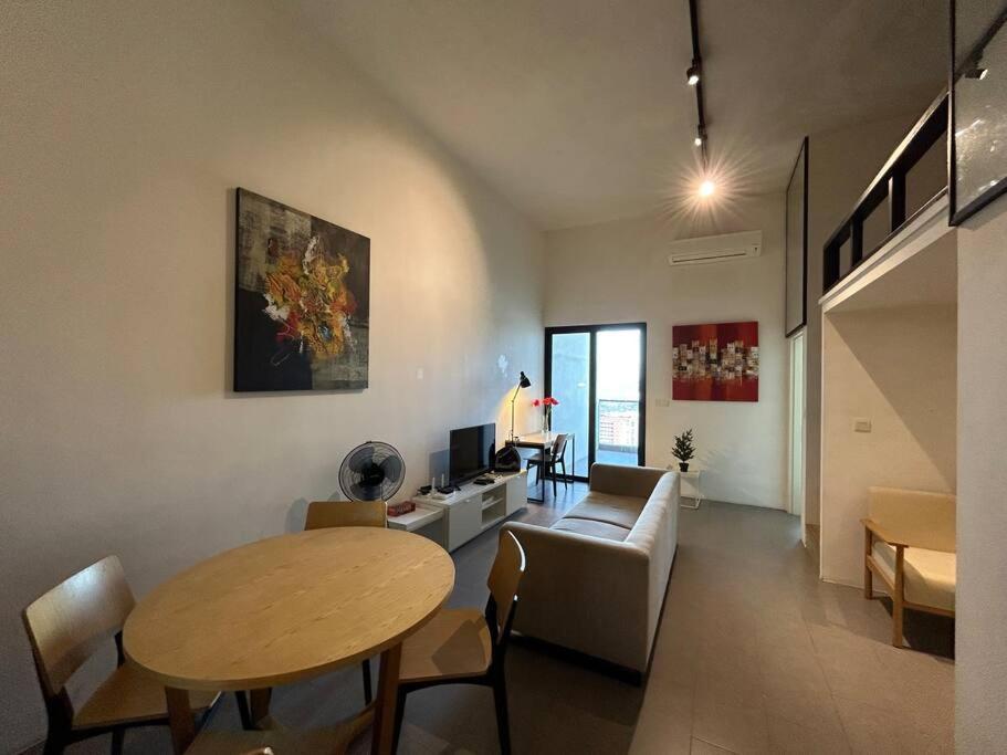 KLSentral/Bangsar/MidValley/6px/Netflix/Balcony