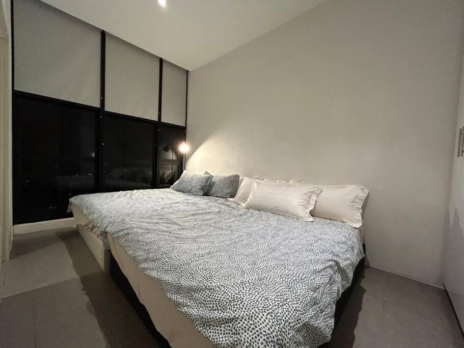 KLSentral/Bangsar/MidValley/6px/Netflix/Balcony