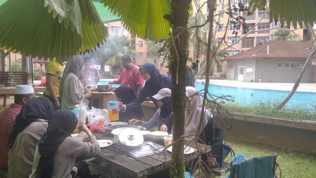 budget Homestay and selesa with big swimming pool photo 4