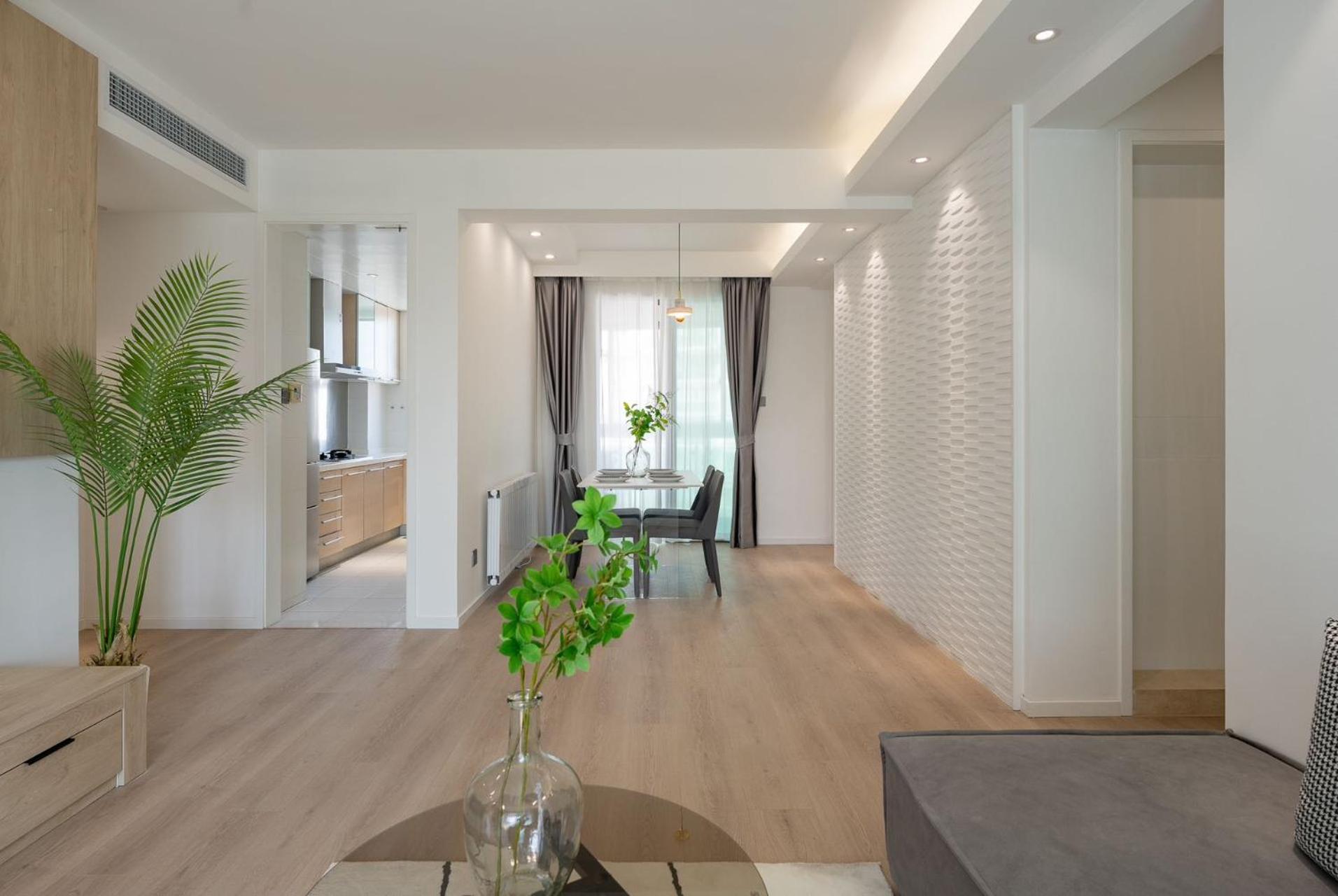 Eastern Hub - TianZi Fang Branch Xintiandi Taipuqiao near the Bund Sunny Cozy Deluxe Room