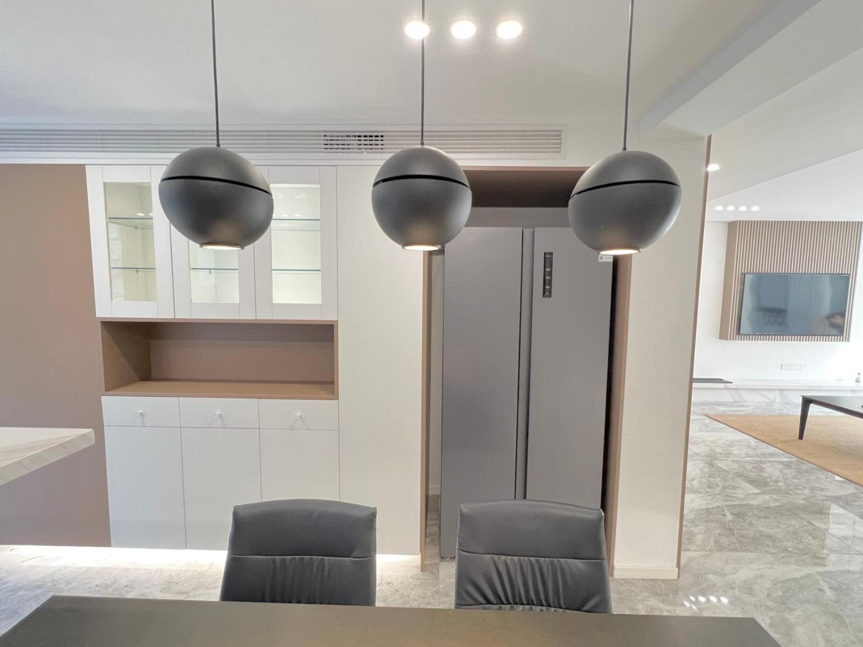 Eastern Hub - Jing'an Temple Branch Sunny Capital, Deluxe 3-Bedroom Apartment, Extra Large Space with Free Mahjong