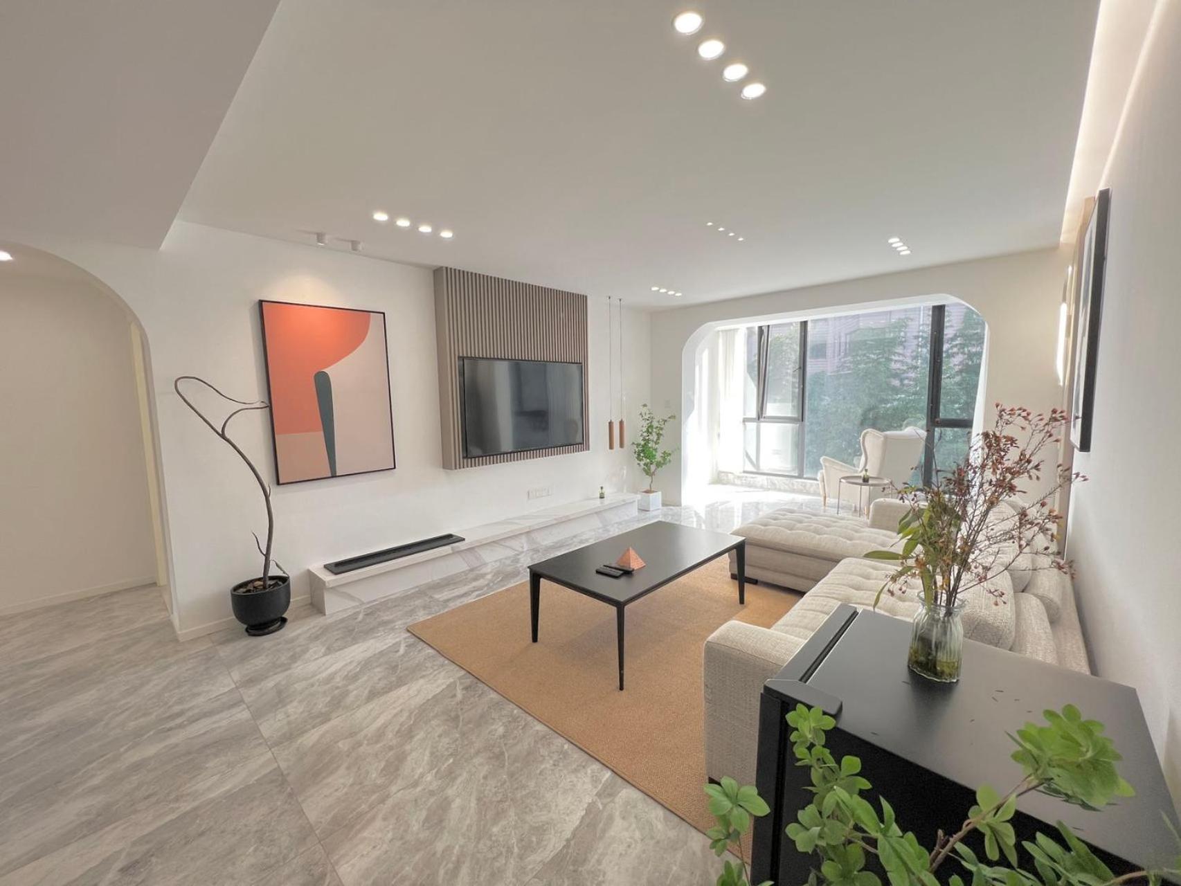 Eastern Hub - Jing'an Temple Branch Sunny Capital, Deluxe 3-Bedroom Apartment, Extra Large Space with Free Mahjong