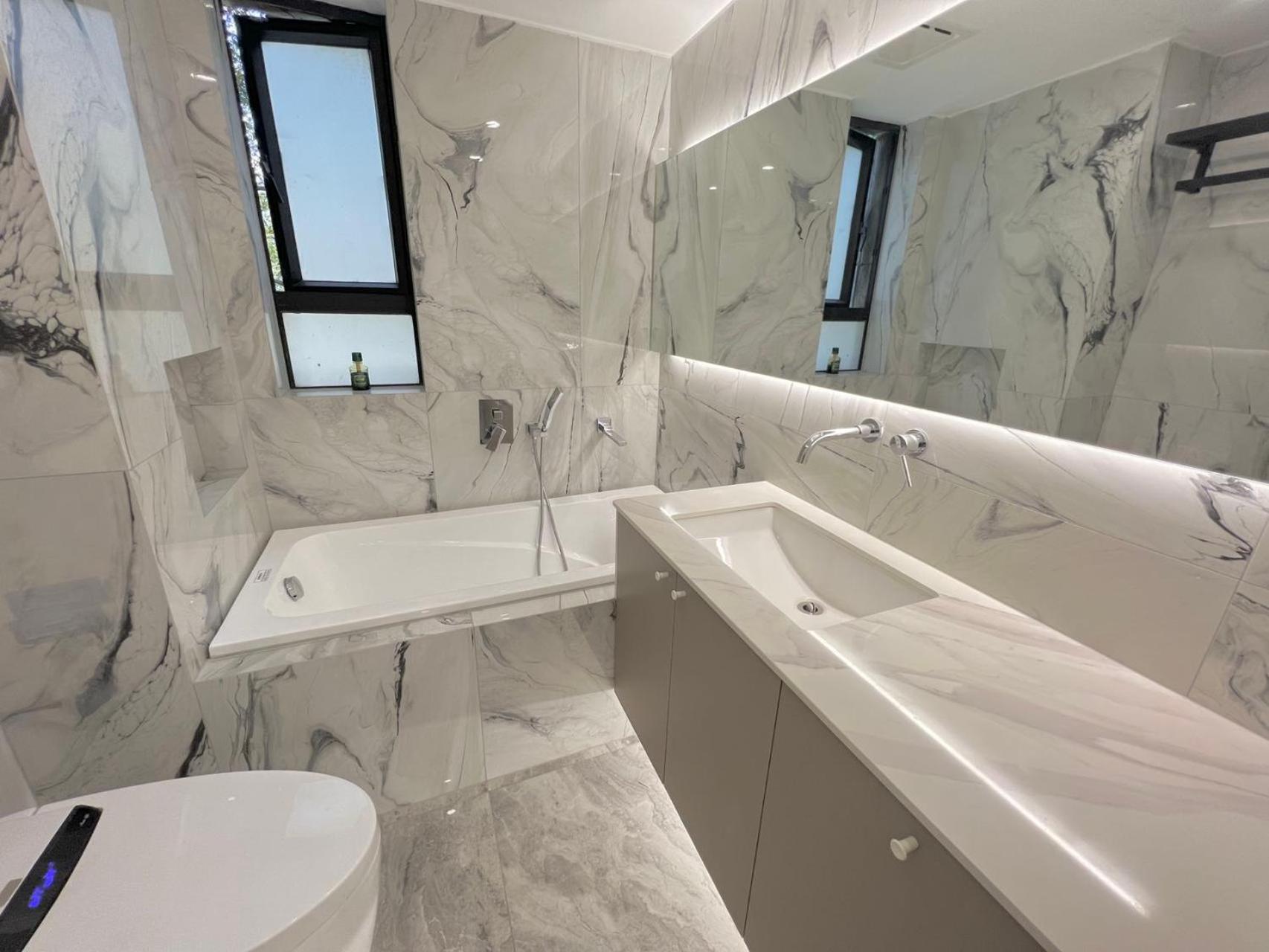 Eastern Hub - Jing'an Temple Branch Sunny Capital, Deluxe 3-Bedroom Apartment, Extra Large Space with Free Mahjong