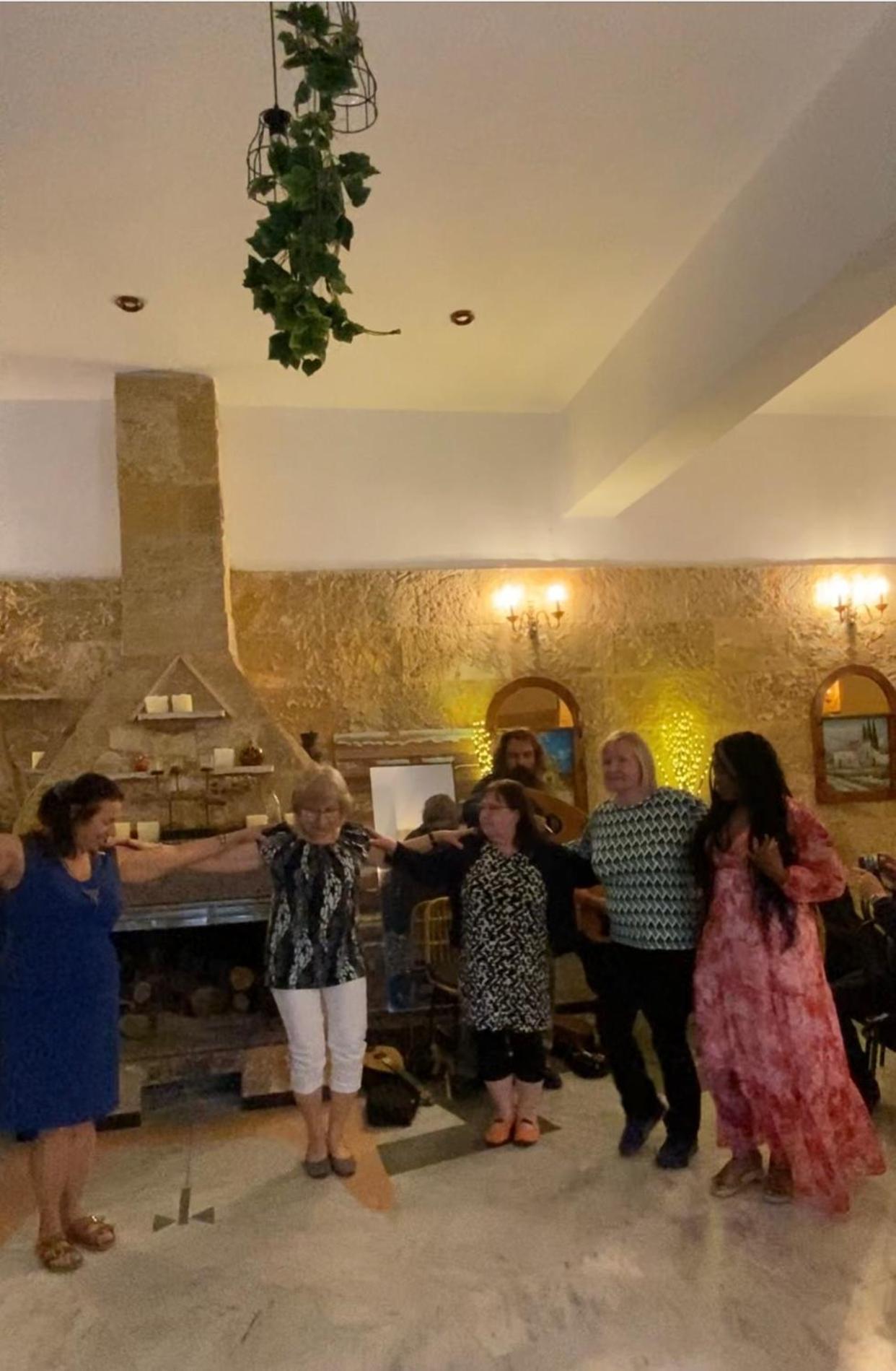 Costas Inn