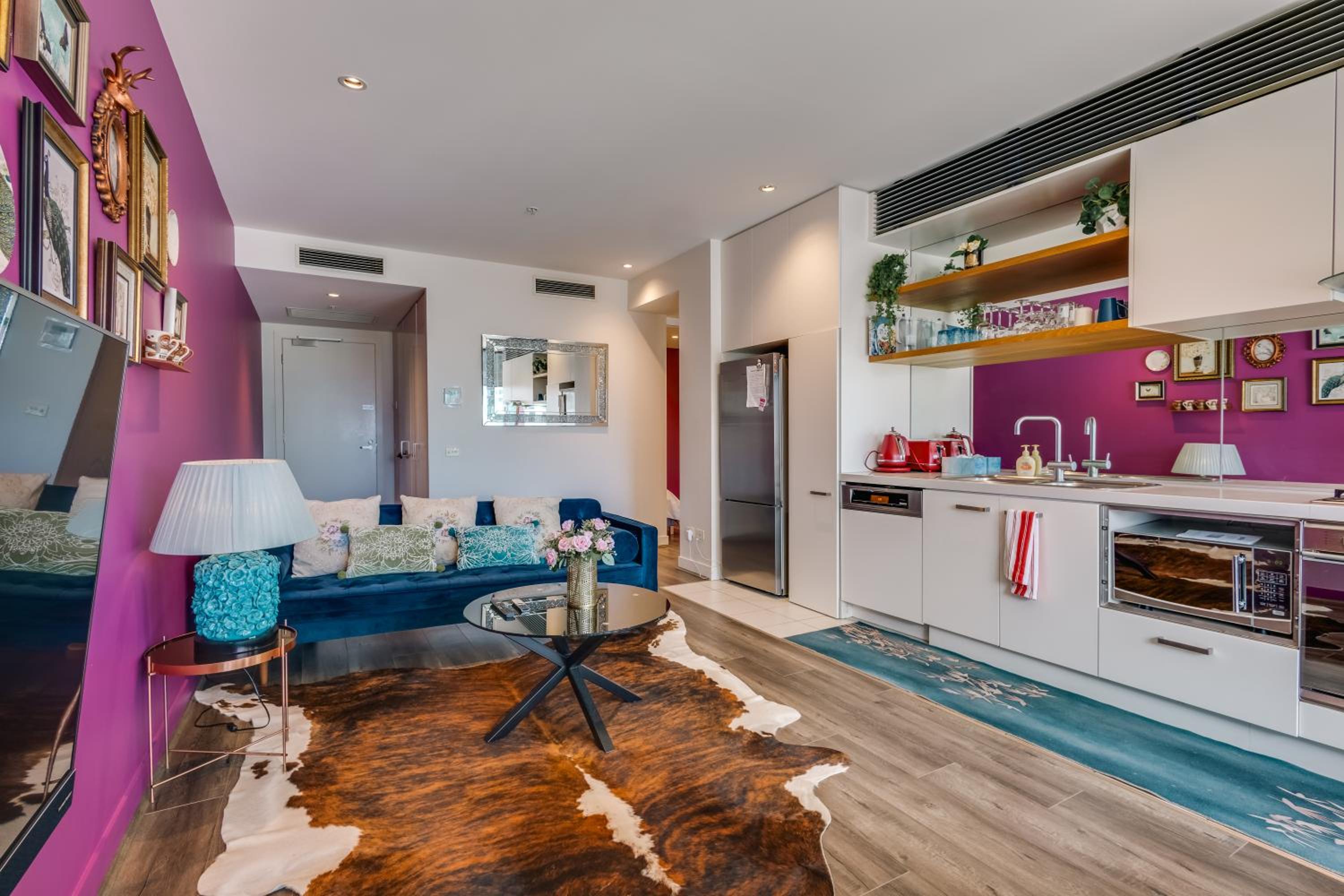 CBD 2BRM Apartment Yarra River Skyline View Free Parking