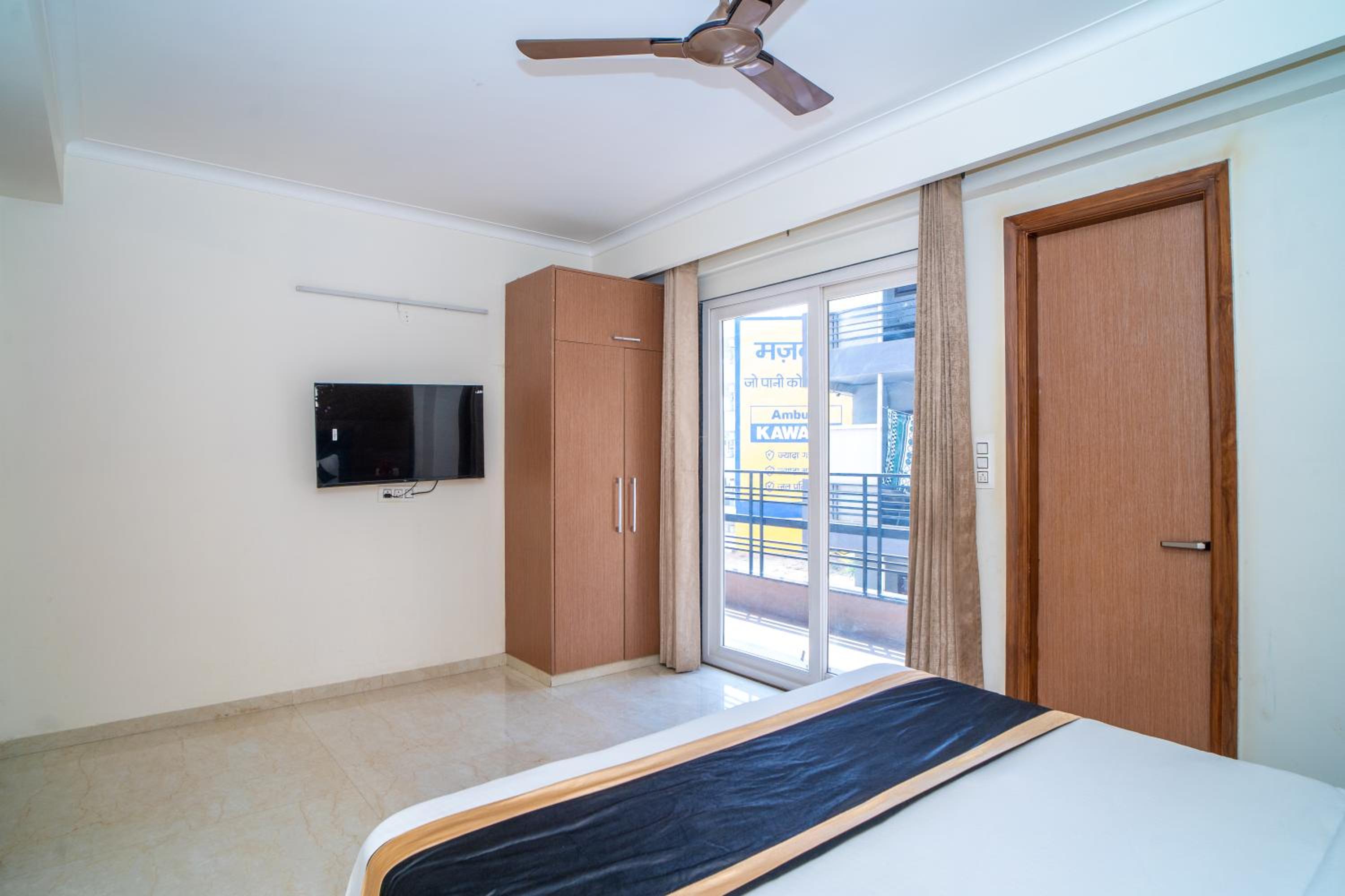 Aster Studio Sec-39 Gurgaon I Fully furnished 2BHK view 4