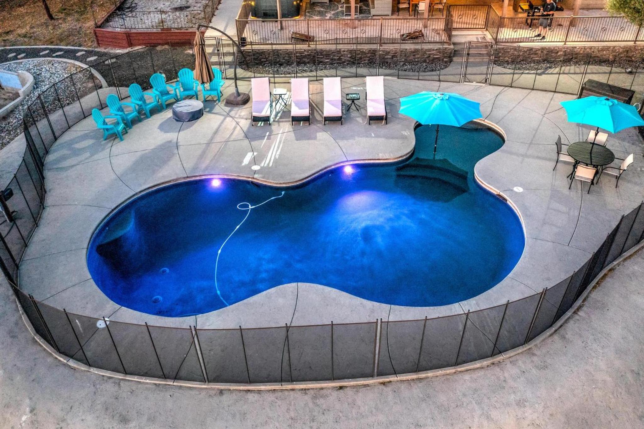 Mountain Elegance w/ pool, spa, projector view 5
