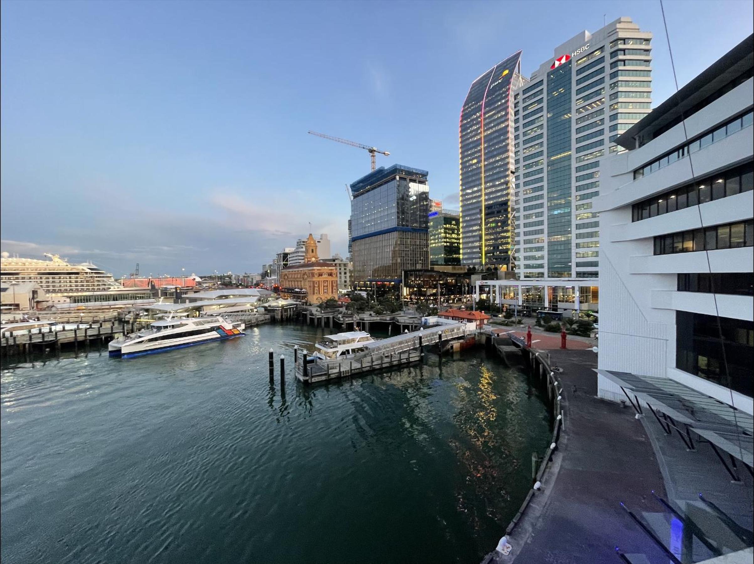 Chic Princes Wharf Studio - City View - Parking view 4