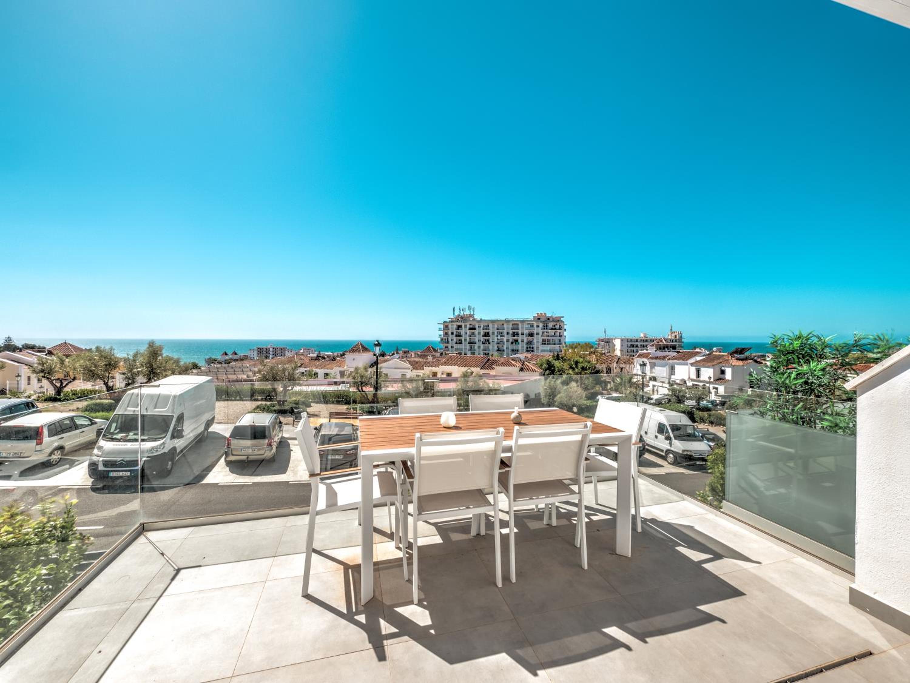 New Luxurious house with rooftop terrace and pool photo 3