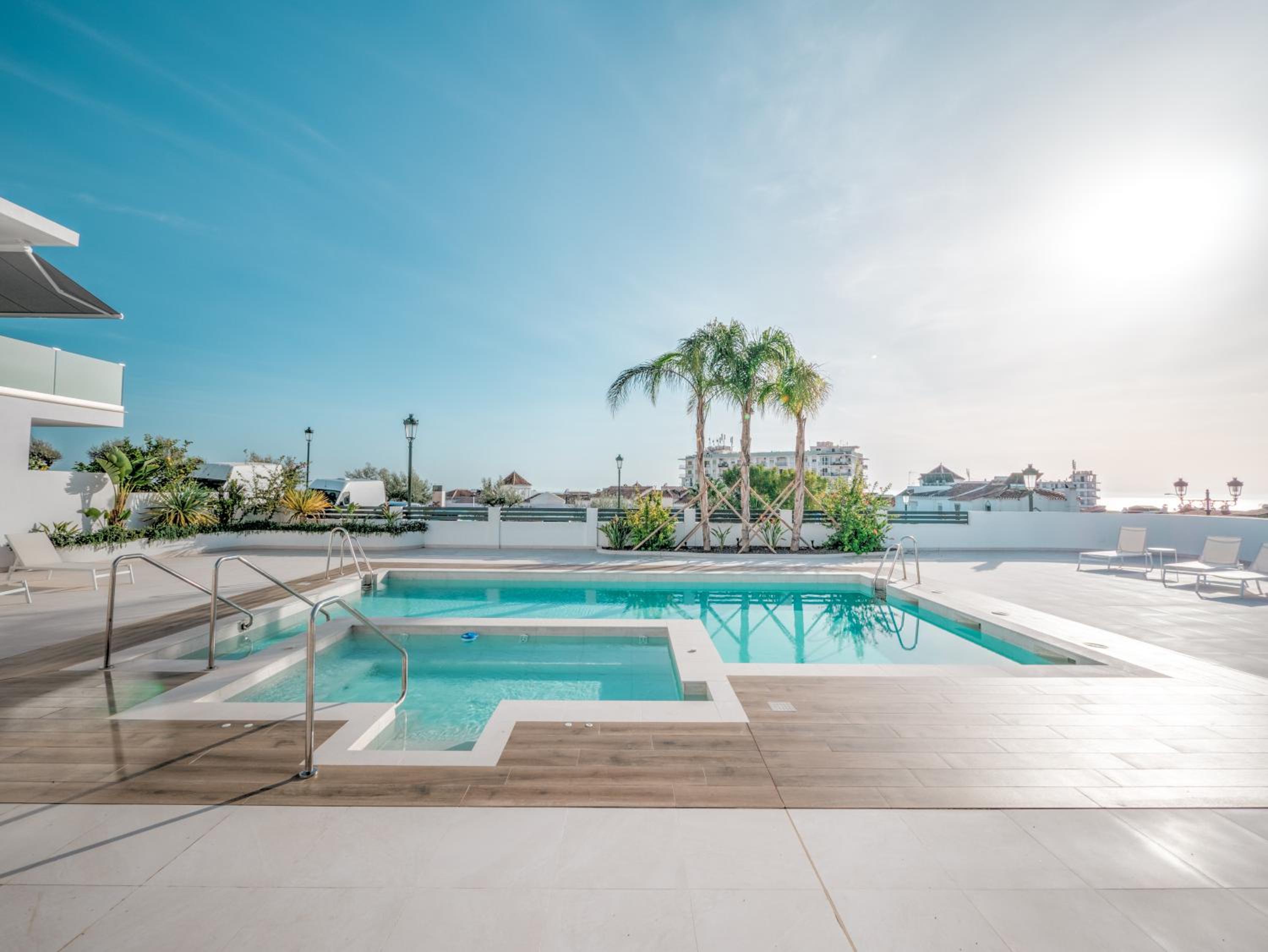 New Luxurious house with rooftop terrace and pool photo 2