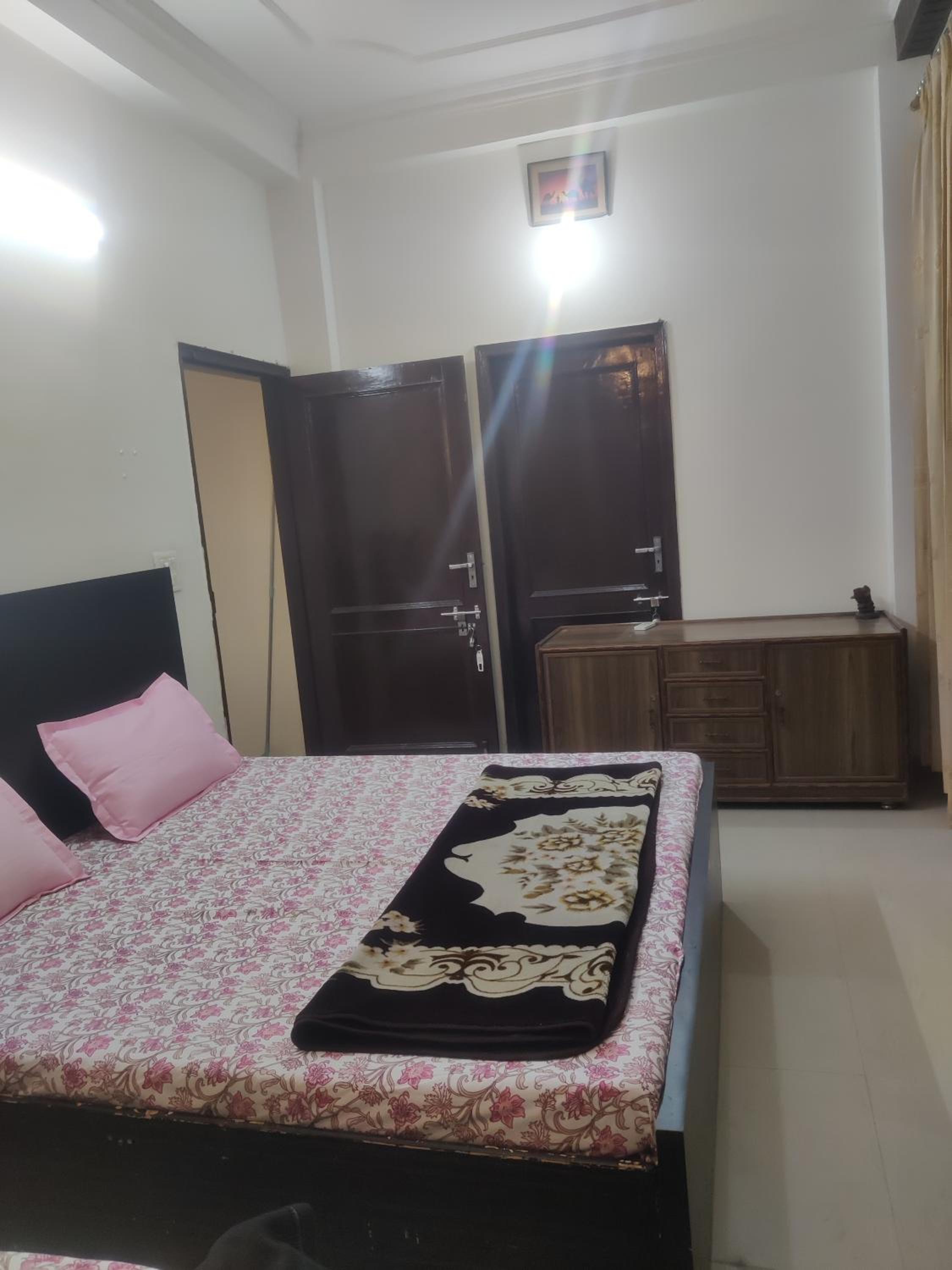 Shri Achyutam Villa - Offering Best Value in Vrindavan