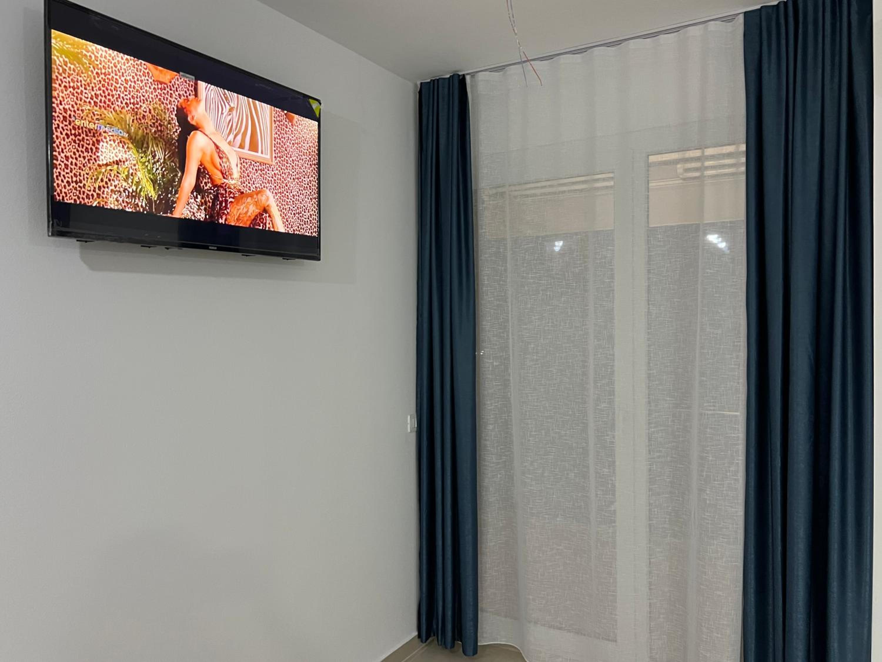 Andrras Beach House Beachfront Apartment with Sea View