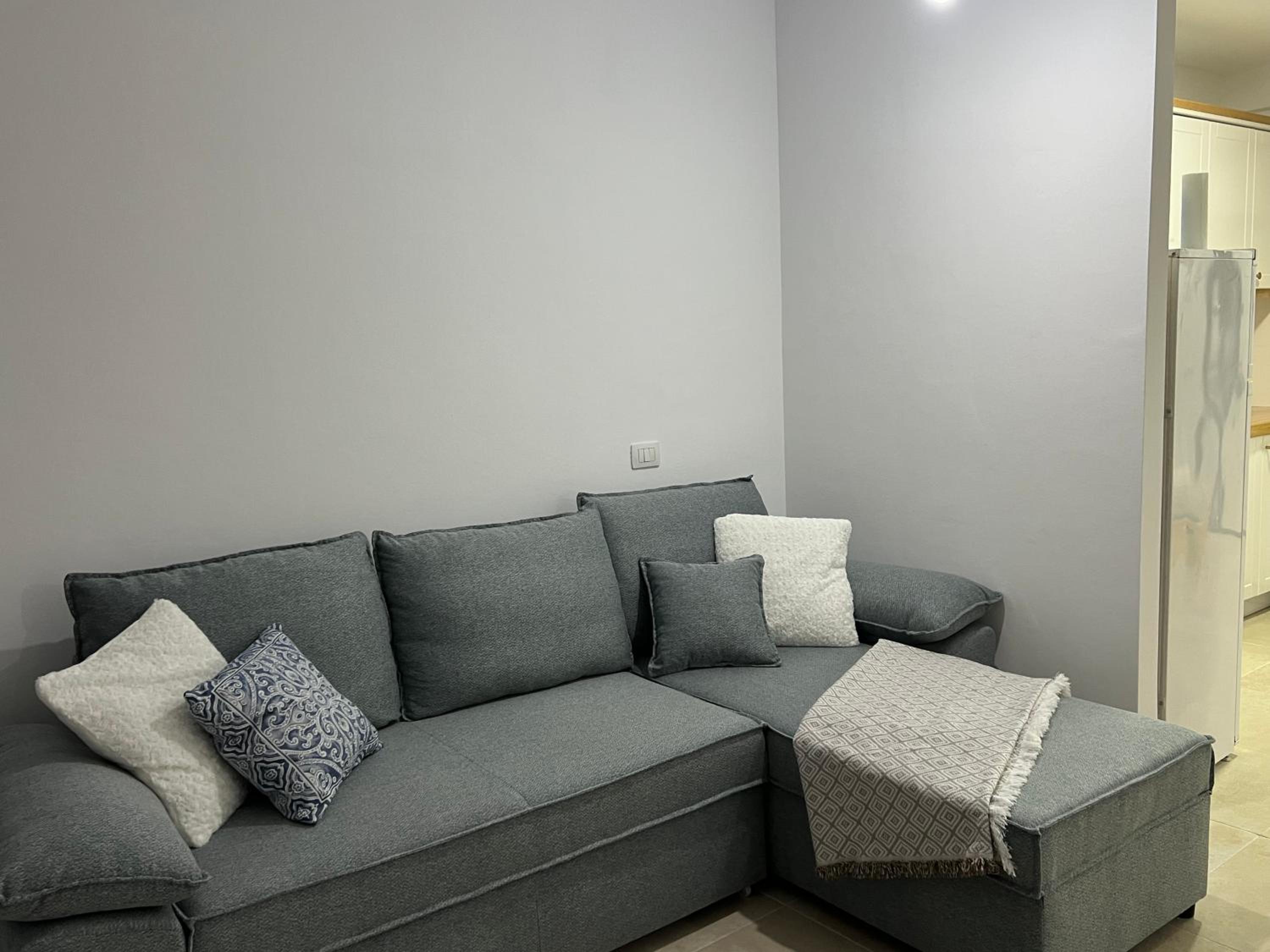 Andrras Beach House Beachfront Apartment with Sea View