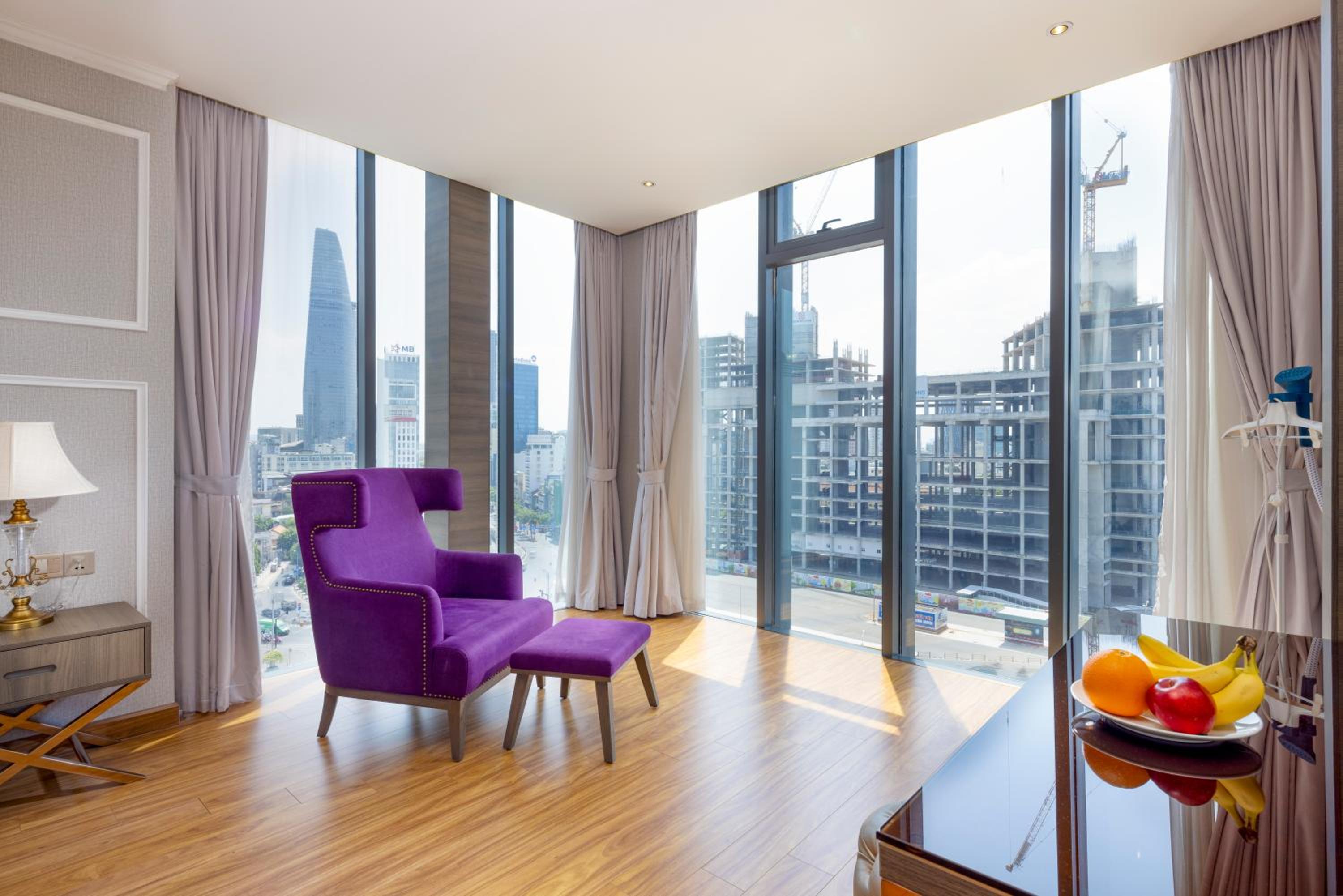 Winsuites Sai Gon Hotel 54