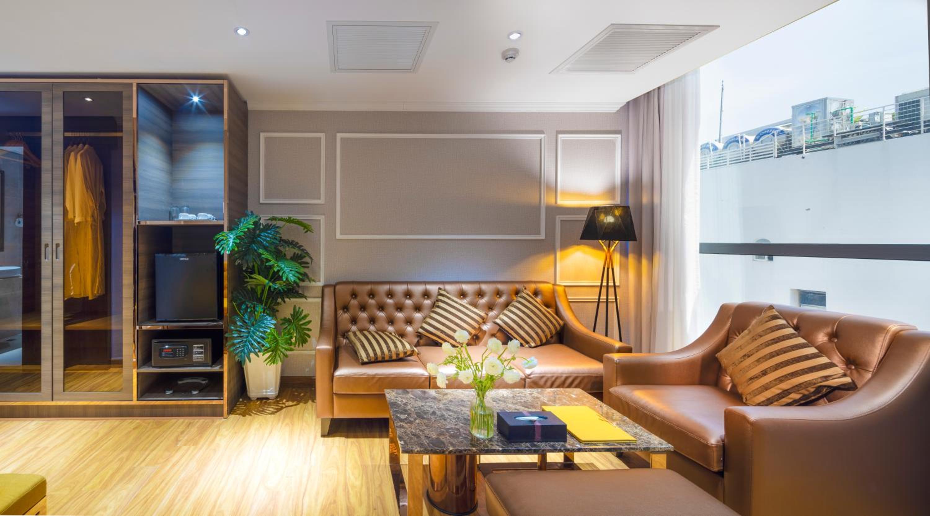 Winsuites Sai Gon Hotel 53