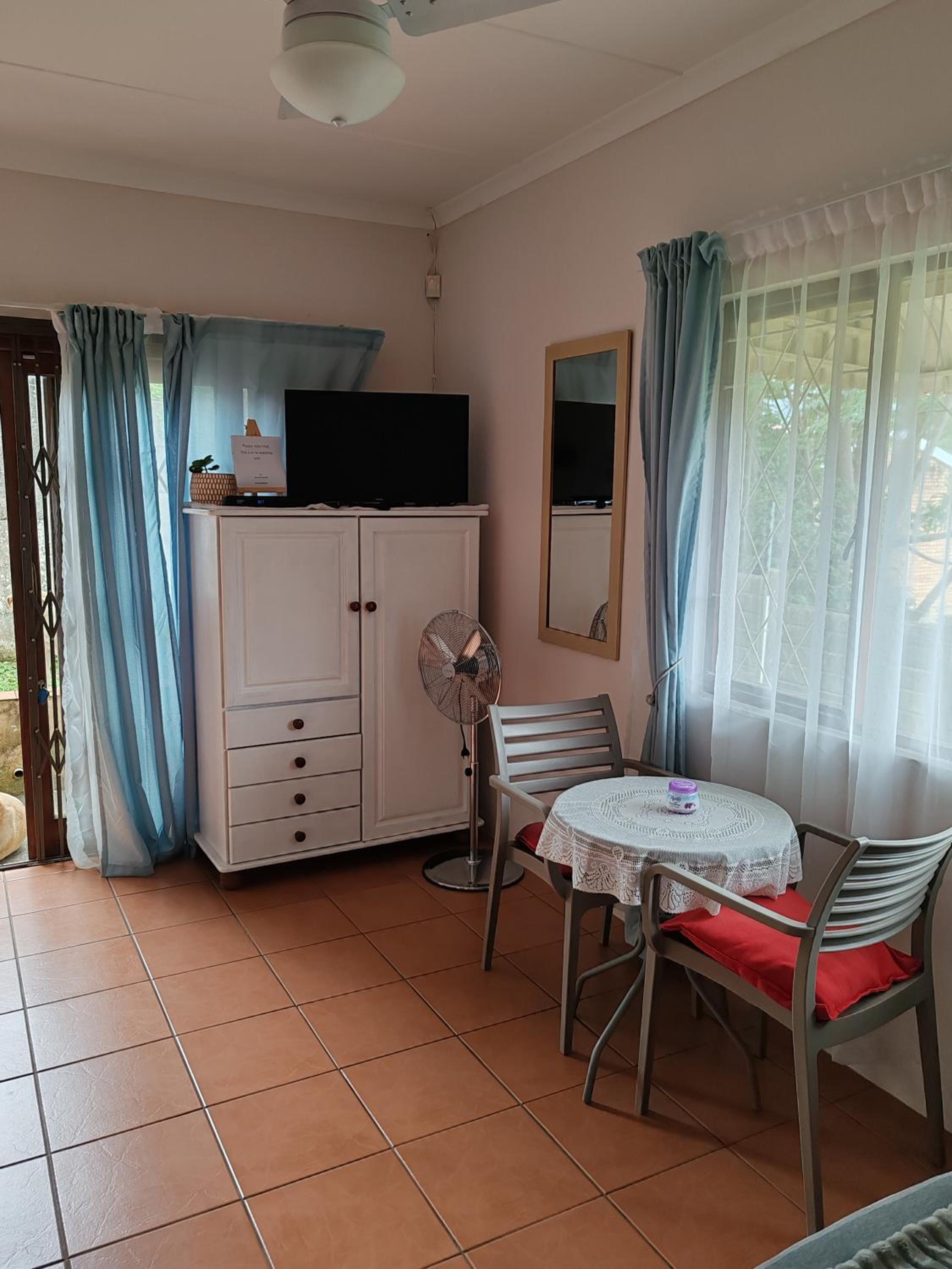 Jeannettes Hideaway view 3
