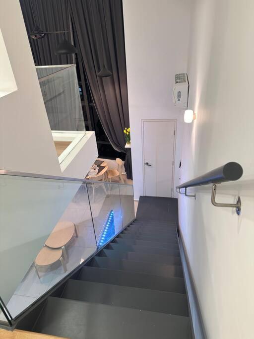 2 Guest Duplex City Center Eko Cheras Mall Kuala Lumpur Pavilion Bukit Bintang KLCC Petaling Street Central Market National Zoo Batu Caves Merdeka Square