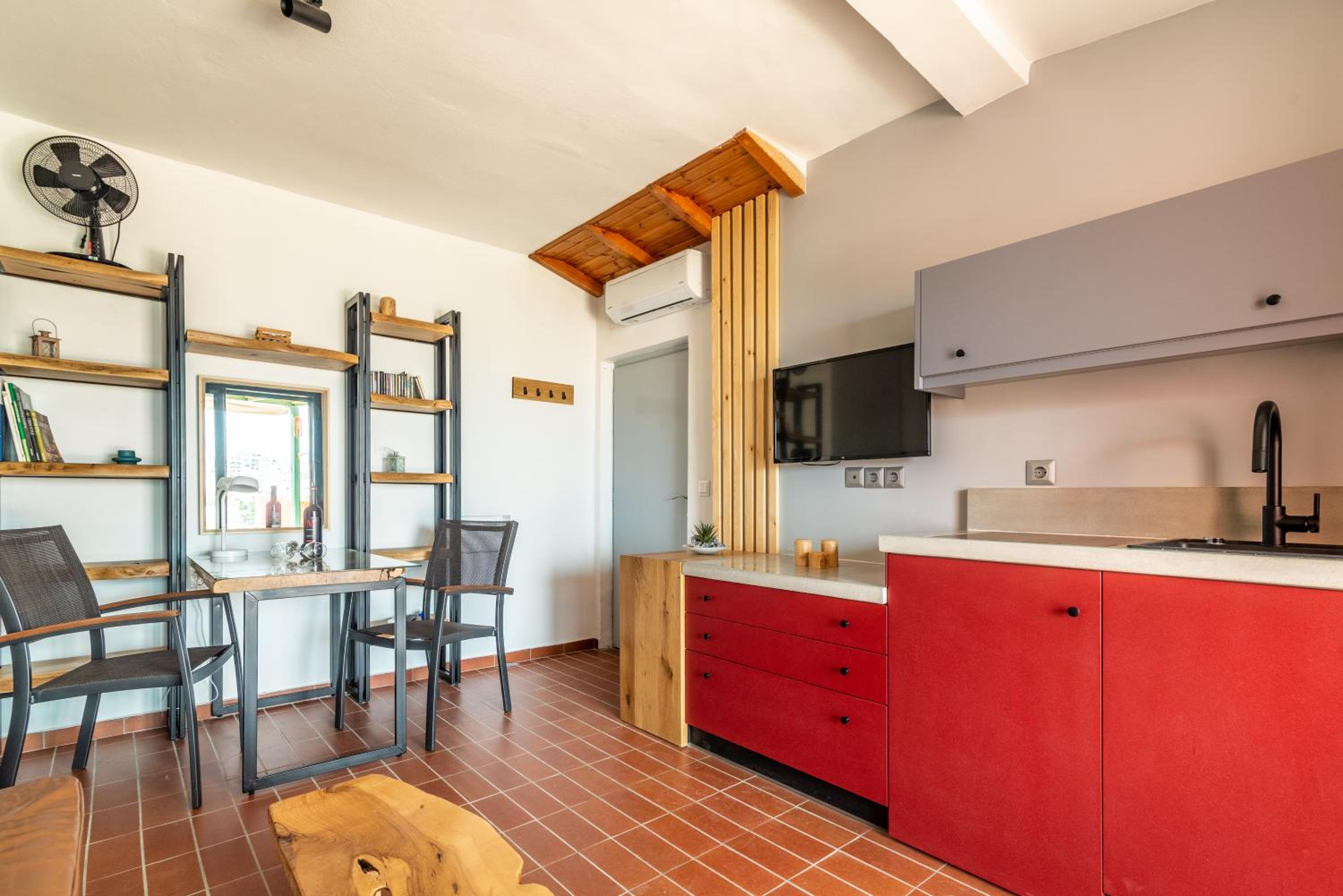 City Loft near the airport with Seaview