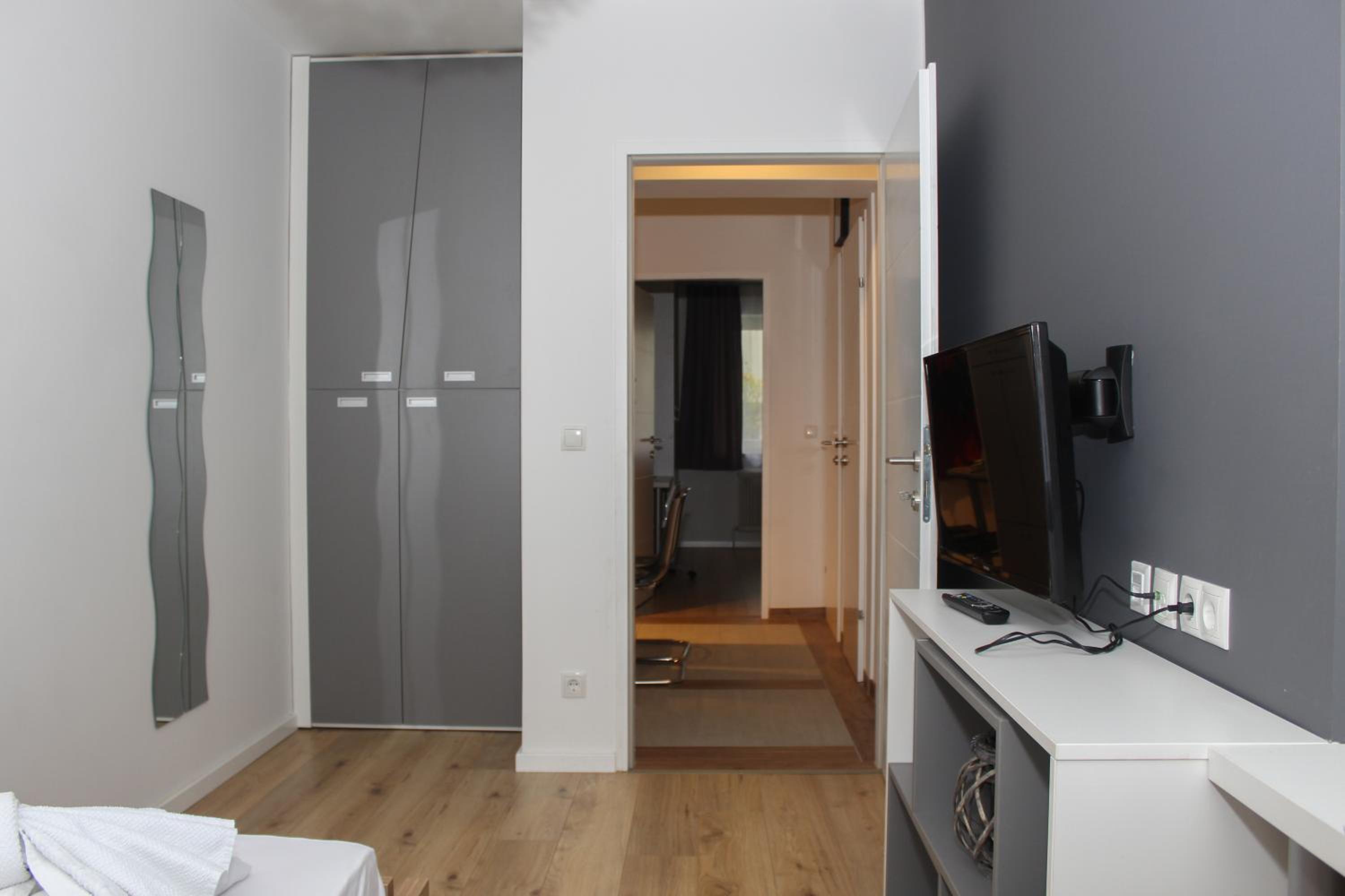 Christiano Apartments 1060 CITY