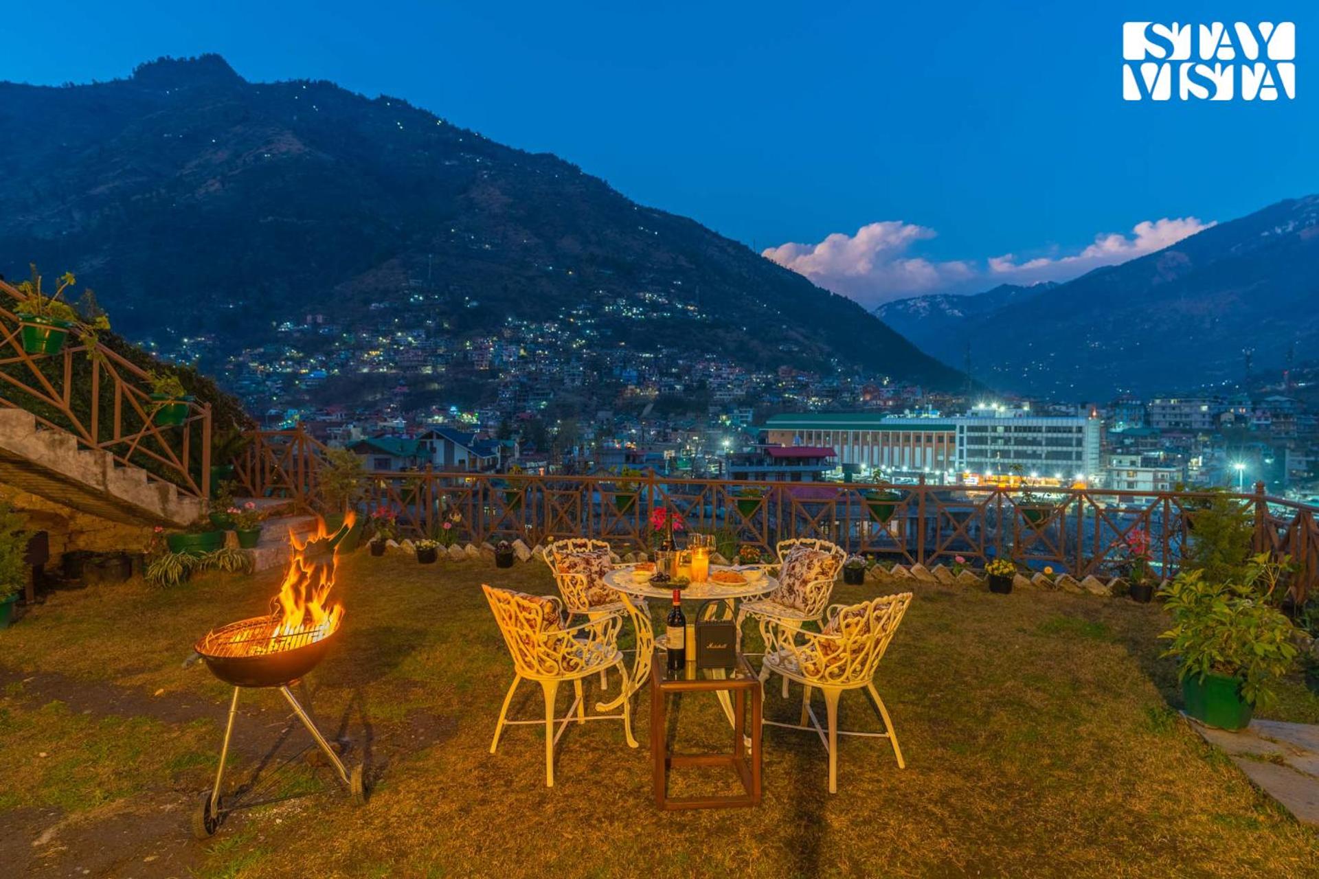 StayVista at The Manor Cozy Retreat in Kullu Manali view 2