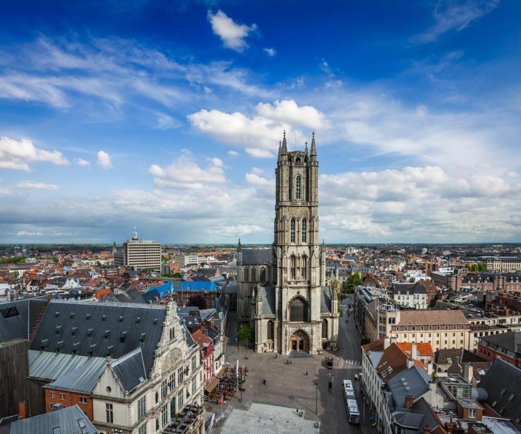 Bright apartment with terrace in heart of Ghent