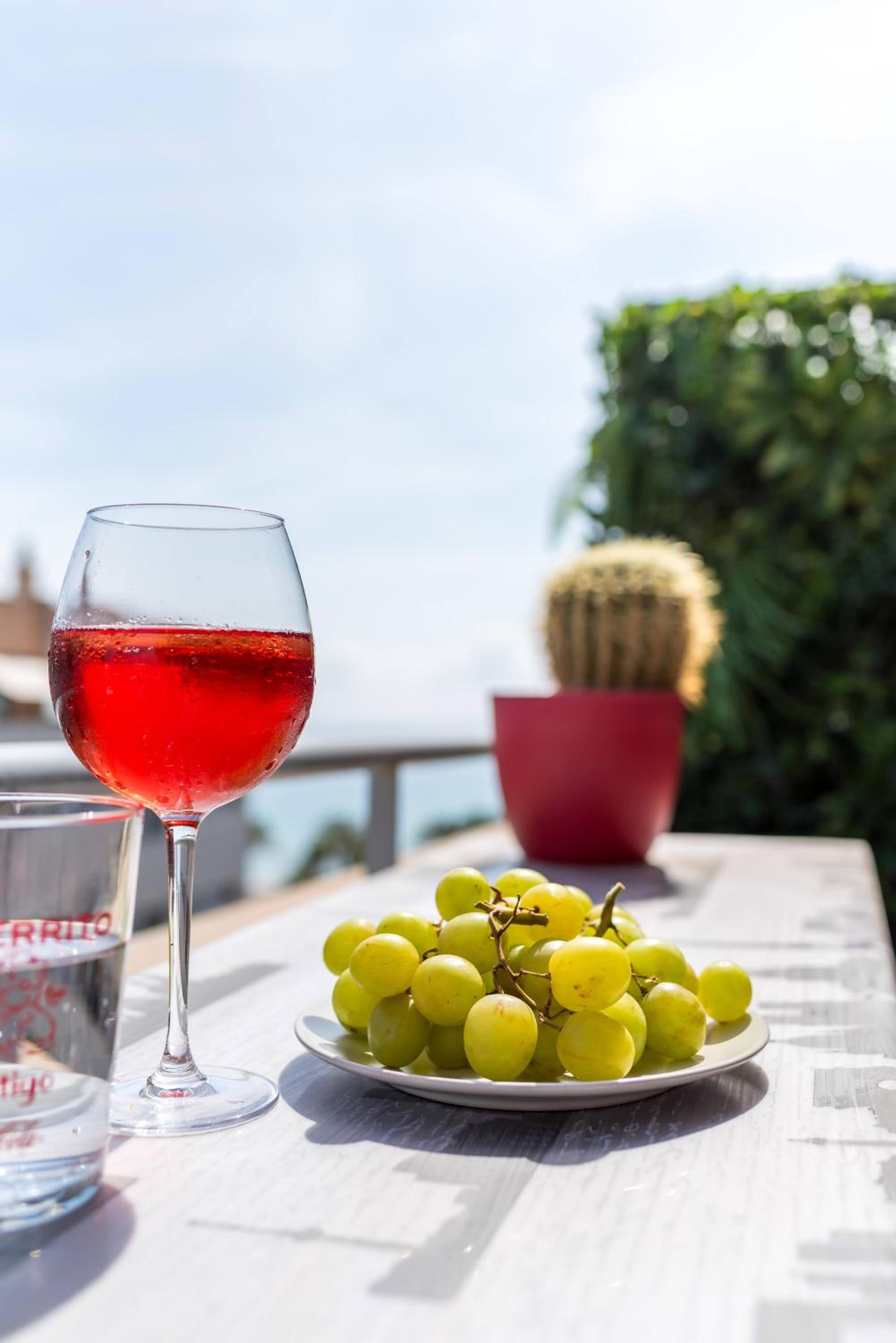 Love Rent4 Málaga Ático con terraza y vistas, parking gratuito