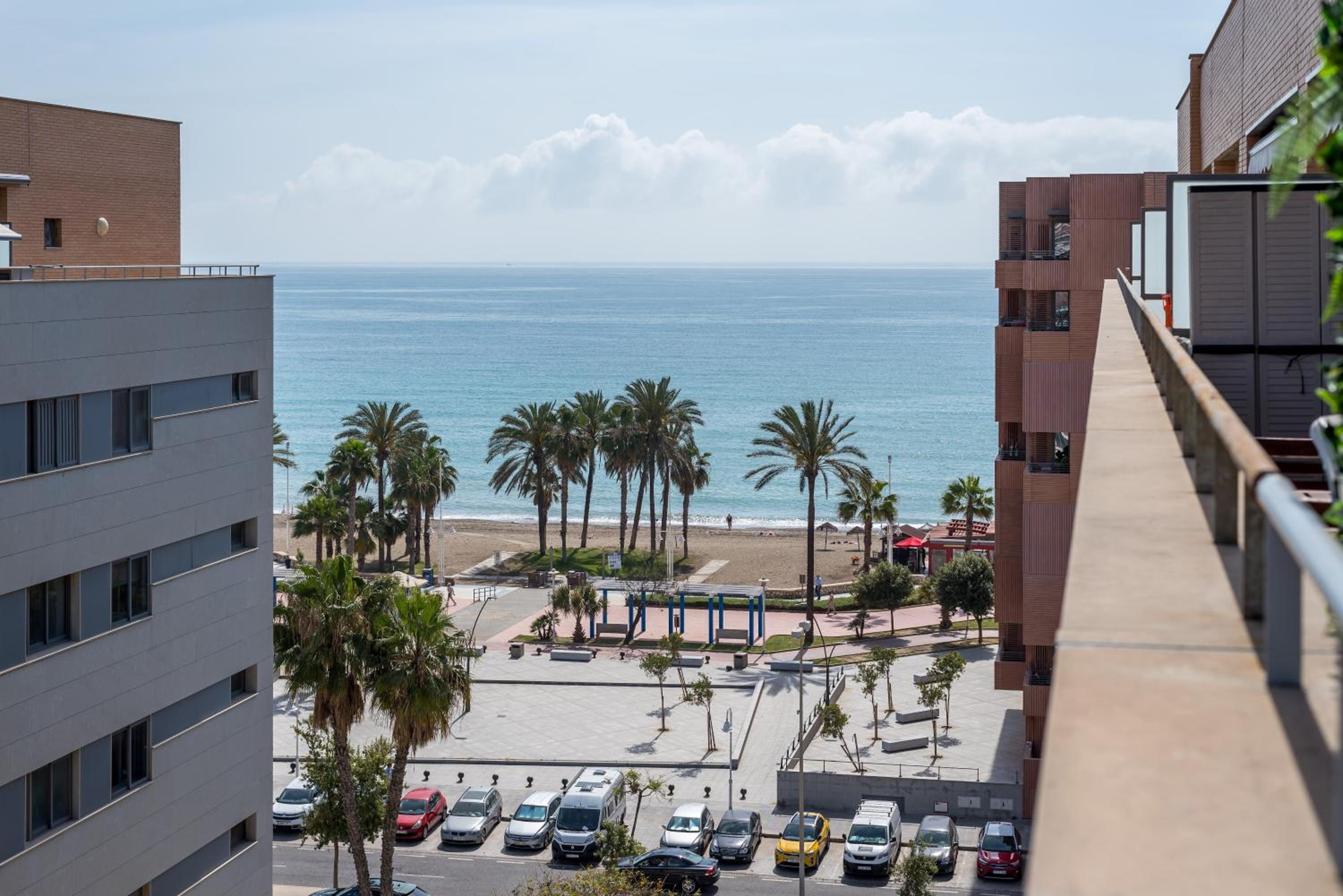 Love Rent4 Málaga Ático con terraza y vistas, parking gratuito